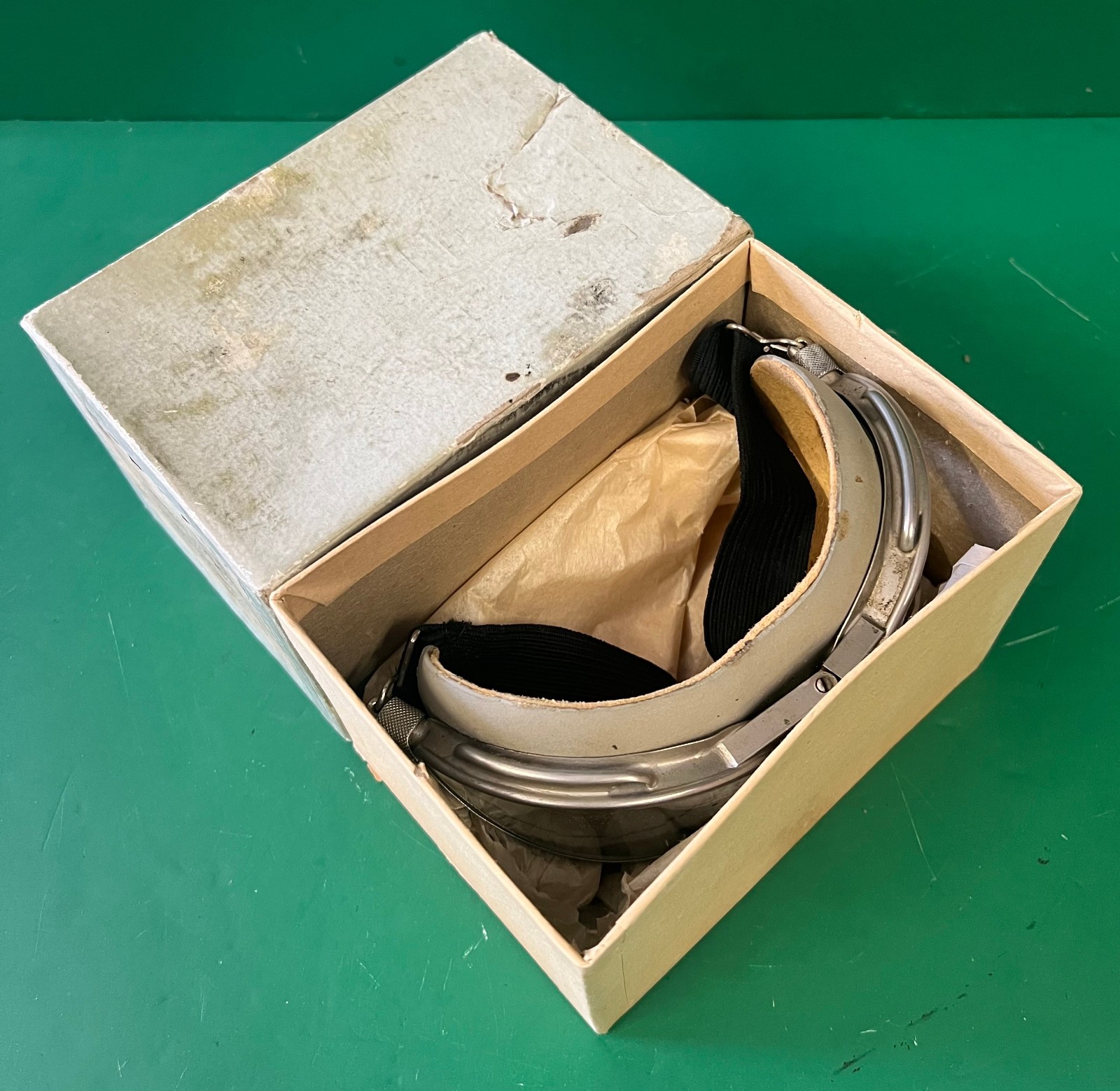 CHAS. FISCHER AN-6530 FLYING GOGGLES- 100% ORIGINAL