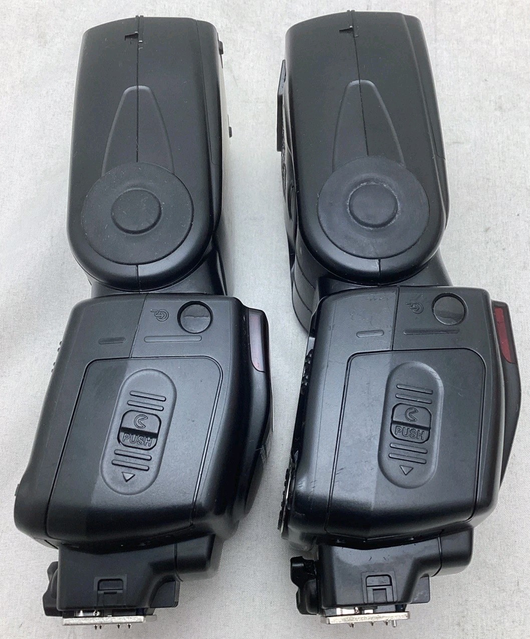 (1) Nikon Speedlight SB-700 Shoe Mount Flash