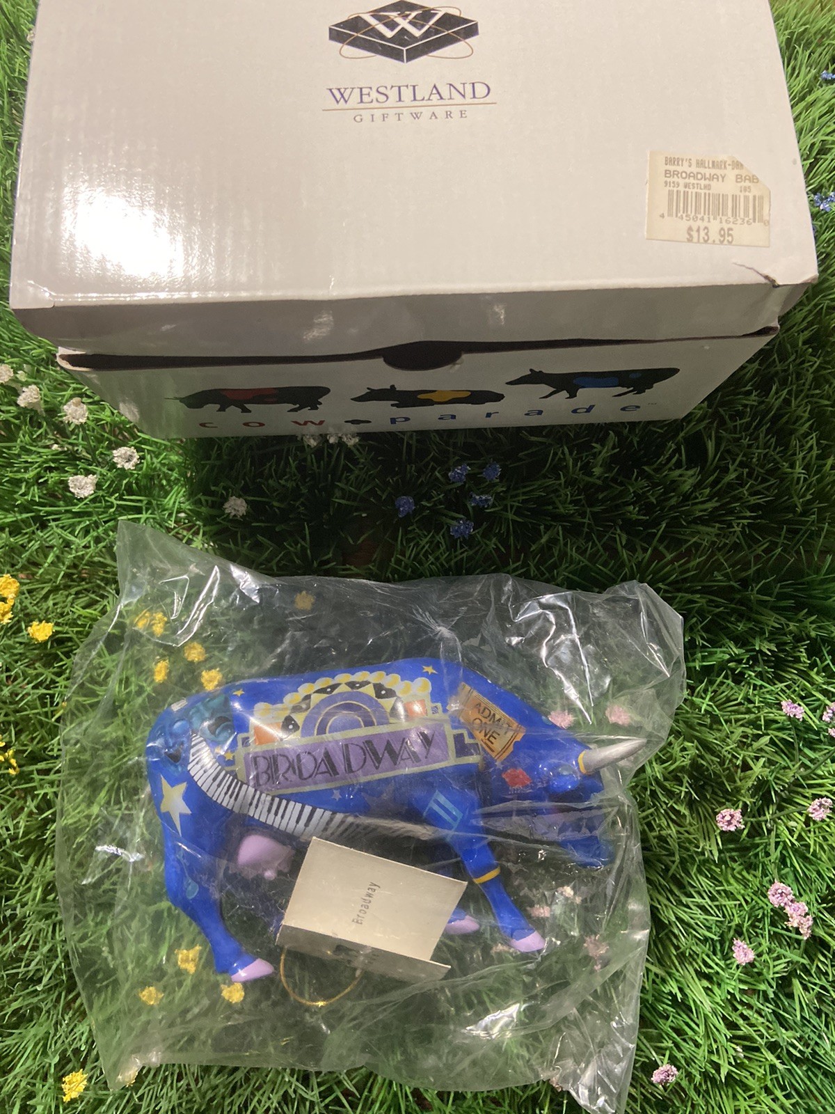Cow On Parade Broadway 2000 Complete w/ Box & Tag Item #9159