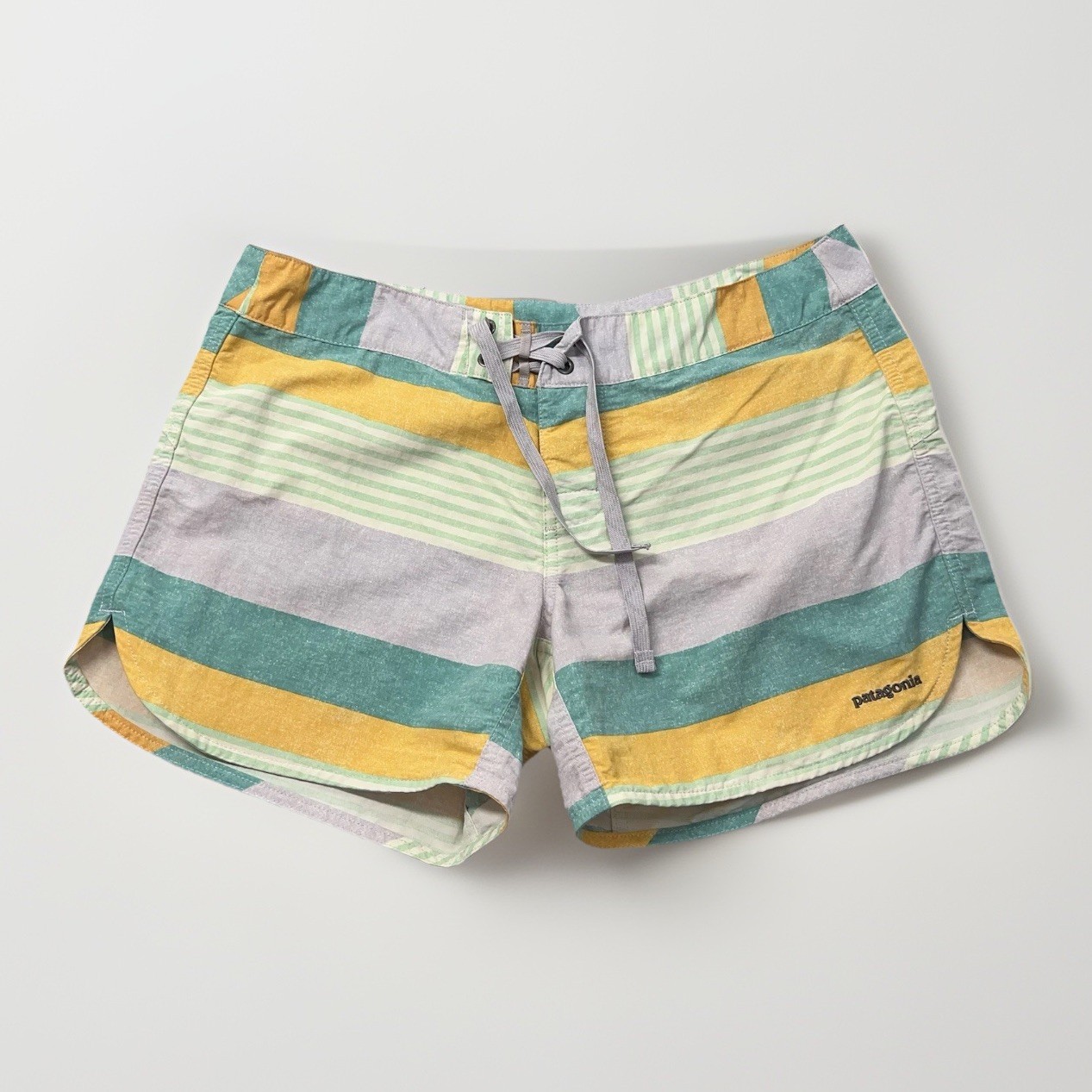 Patagonia Wavefarer Boardshorts Women 8 Striped 5" Inseam Nylon Color Block