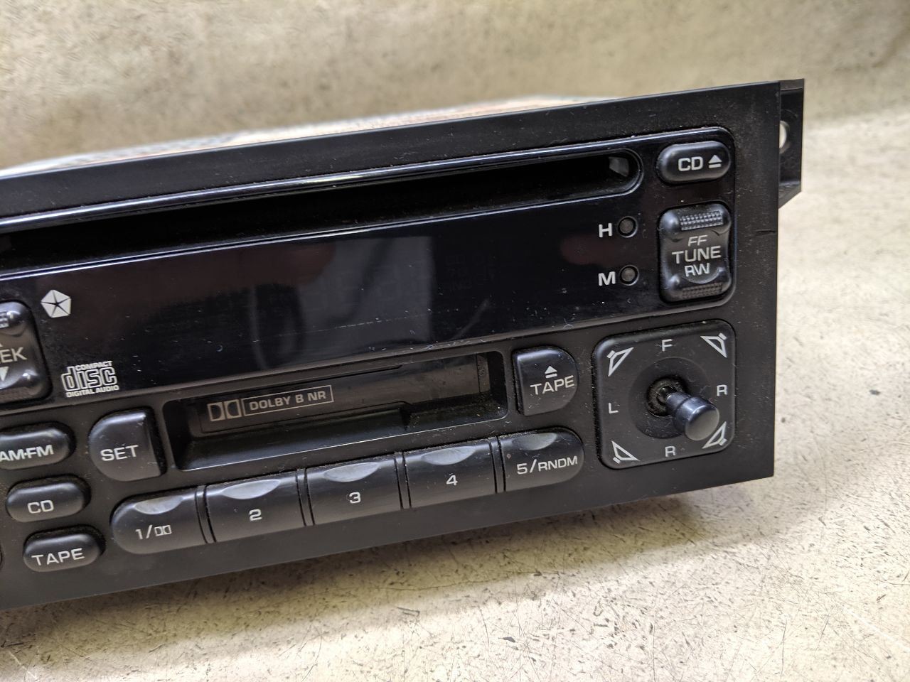 Stereo Radio AM FM CD Cassette 04858580 Fits 99-02 CHRYSLER 300M pc5-203664