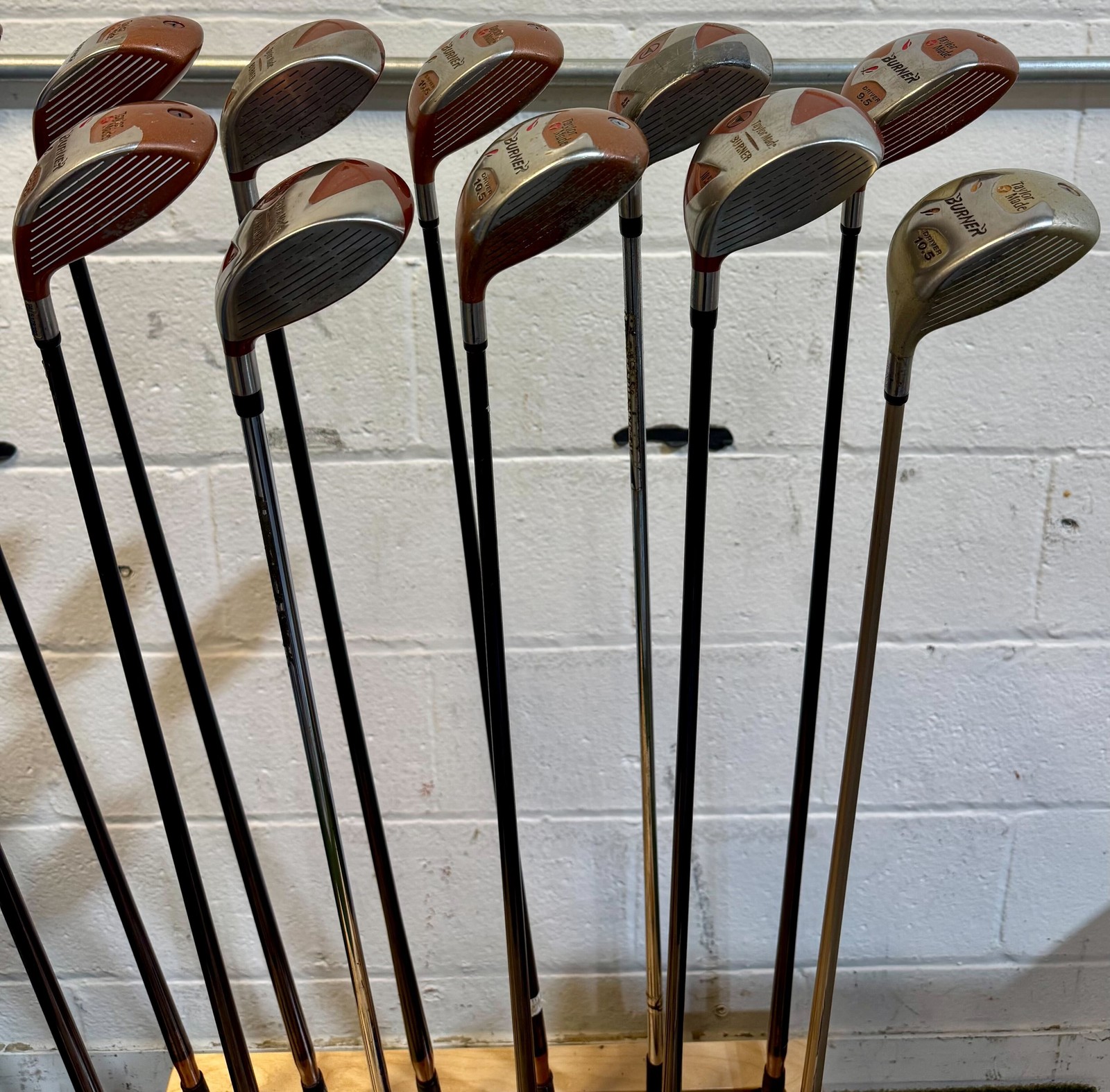 Wholesale Lot of 30 Golf Clubs - TaylorMade Drivers
