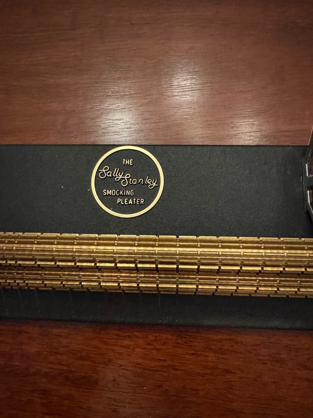 24 Needle Sally Stanley Smocking Pleater w/ All Accessories & Case South Africa