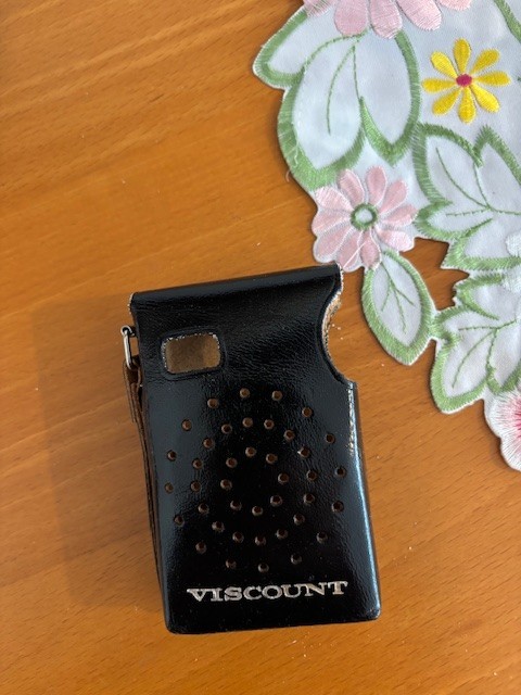 VINTAGE OLD 6 TRANSISTOR RADIO, VISCOUNT MODEL 607, A REAL GEM!!