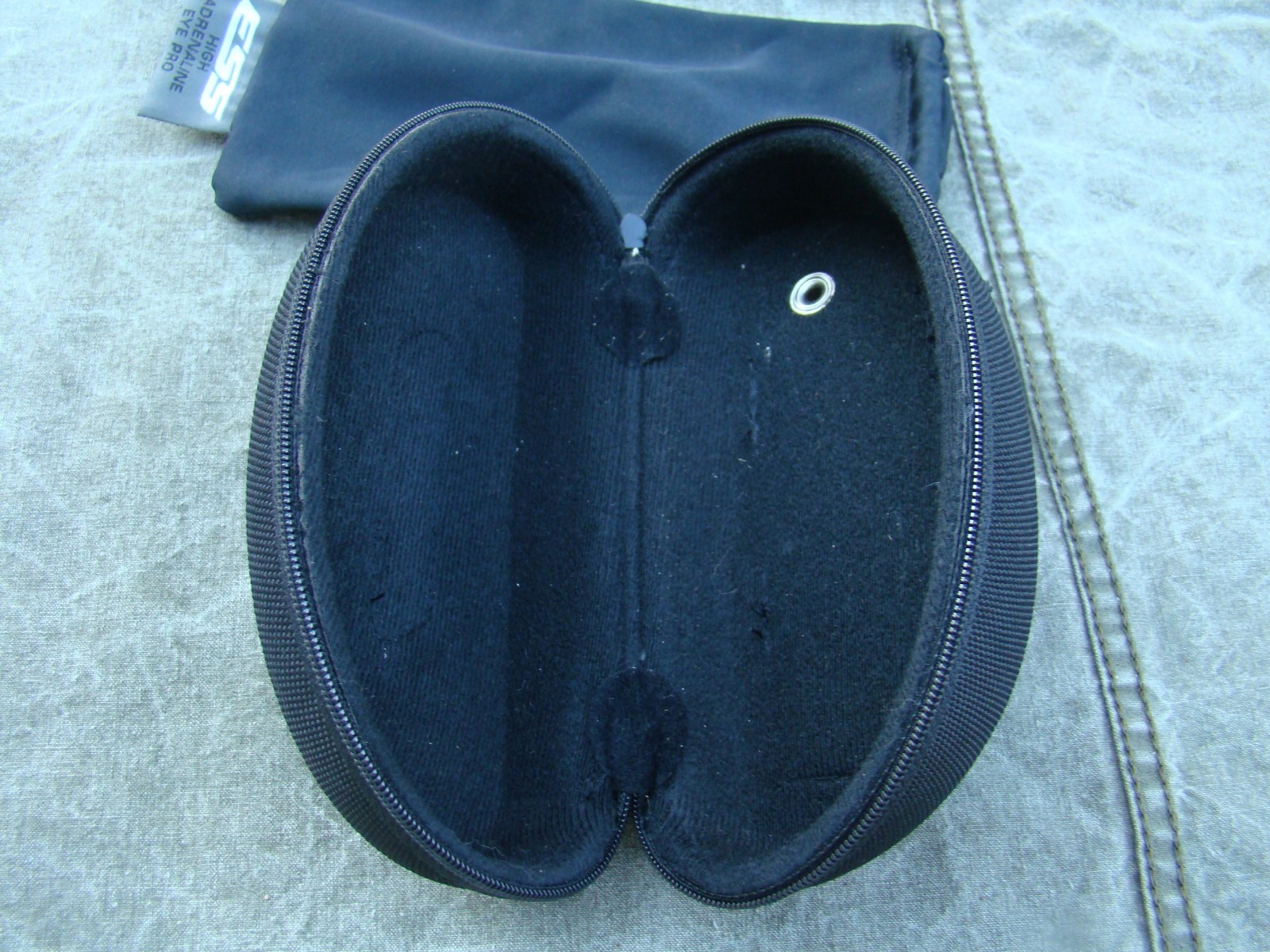 ESS Crossbow / ICE Eyepro Black Case and lens bag