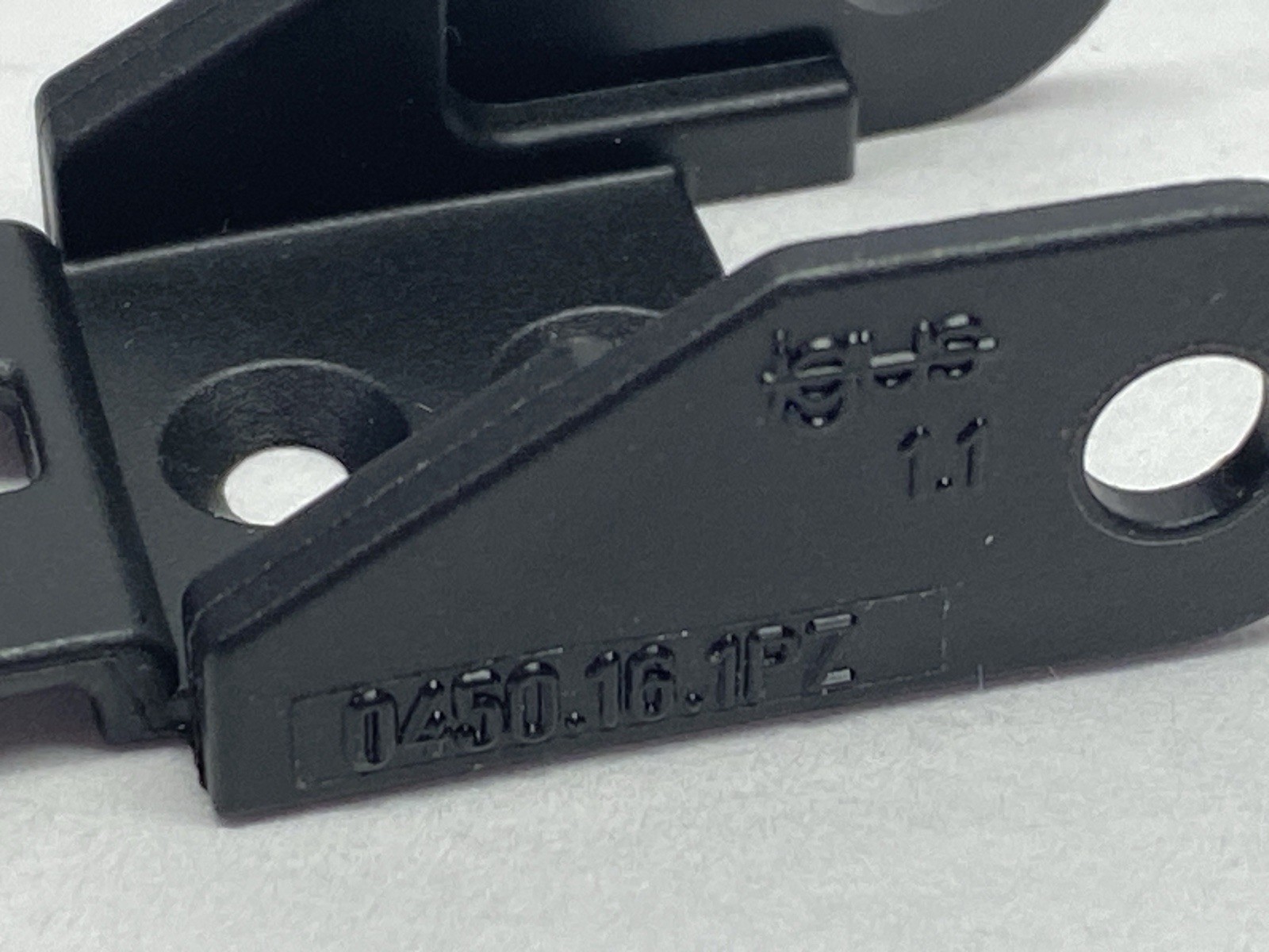 Igus 0450-16-12PZ E2 Micro 045 Energy Chain Mounting Bracket Set With Tiewrap