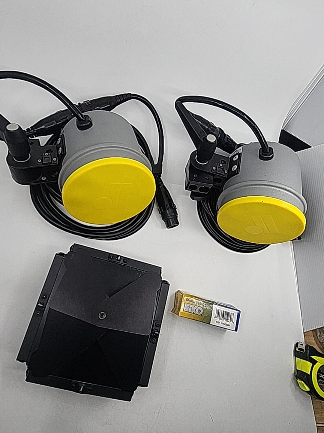 Dynalite 2040 Studio Flash Heads Lot of 2 with Cables Etc. Fan Cooled Tested