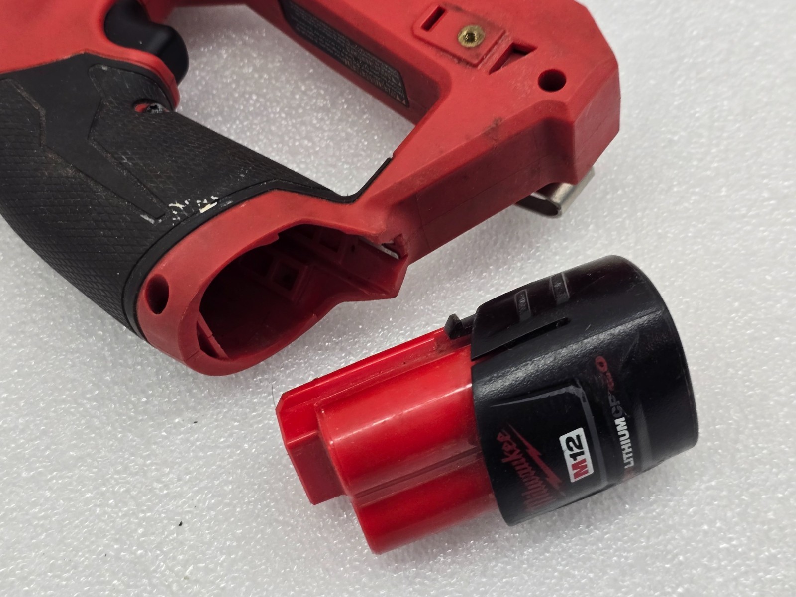 Milwaukee 2505-20 M12 FUEL 4-in-1 Installation Drill/Driver W/Battery And Charge