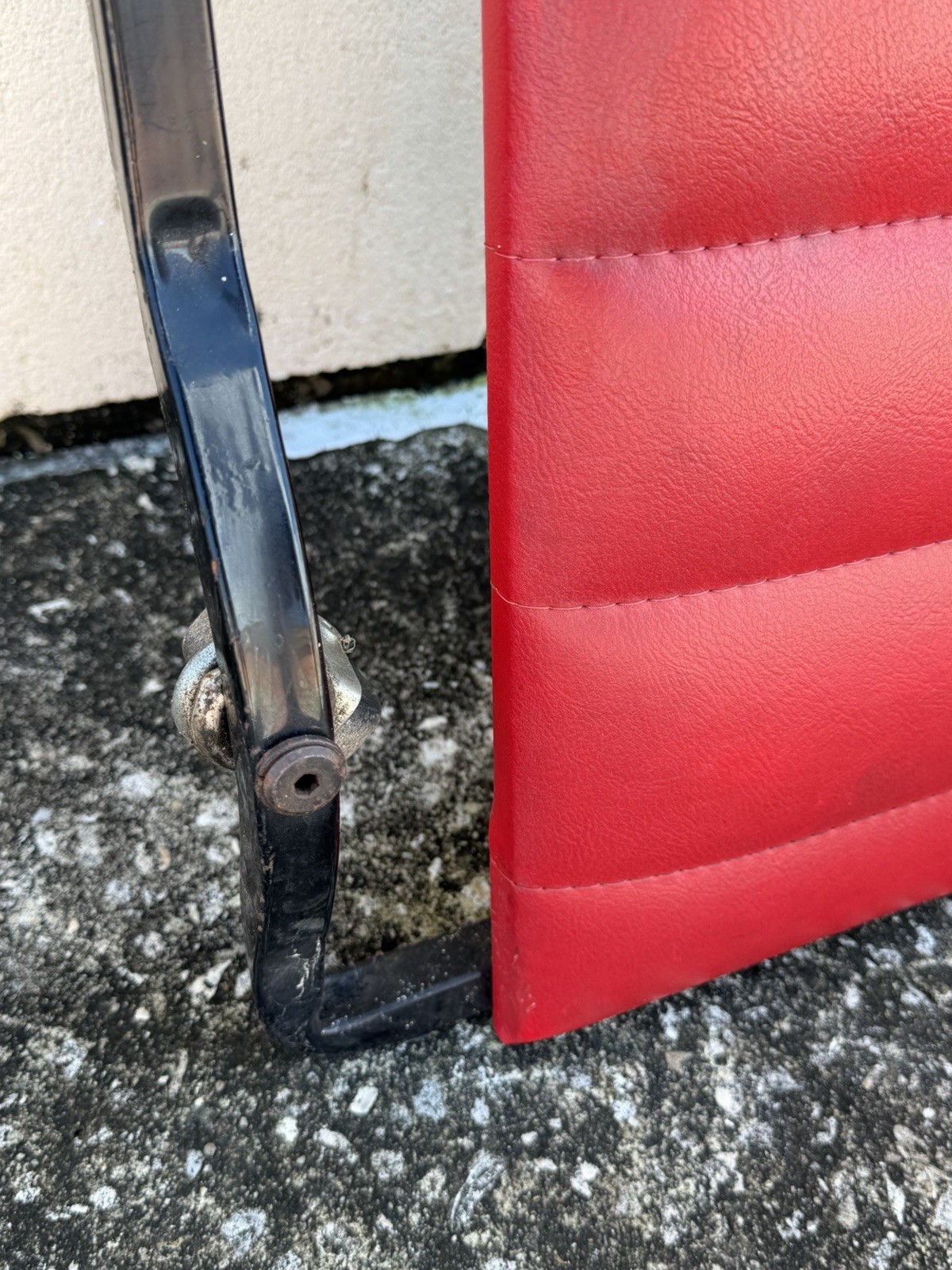 Lisle Jeepers Creeper 96032 Fully Padded Red 42” Low Profile