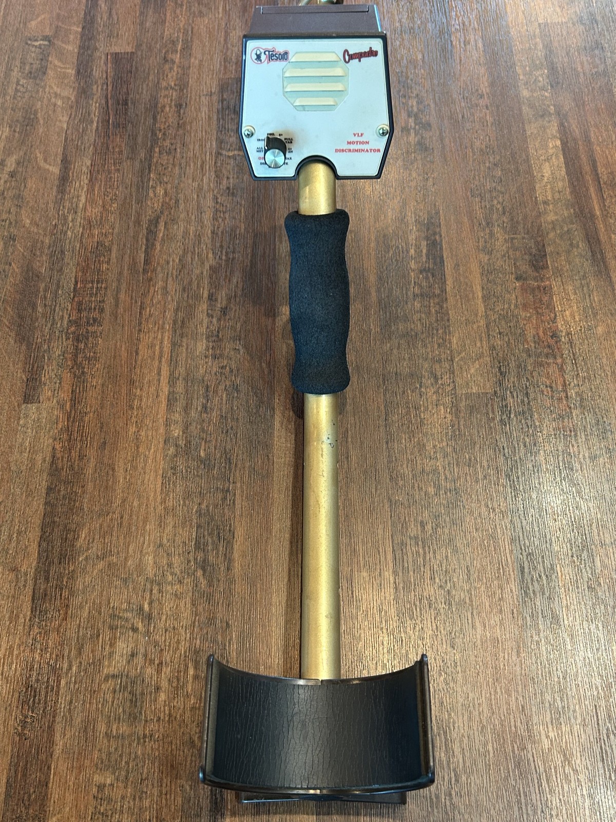 Tesoro COMPADRE Metal Detector with 5.75 Inch Coil, New Battery, Manual - Nice!