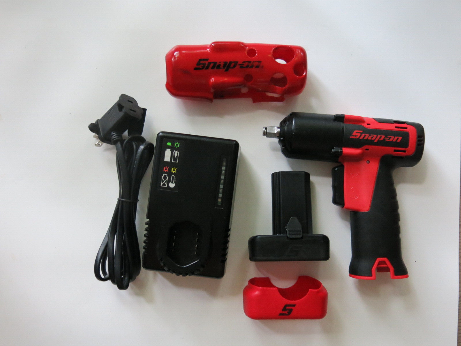 Snap-On CT761 Impact Wrench 3/8" 14.4v Cordless Battery & Charger Boots Set