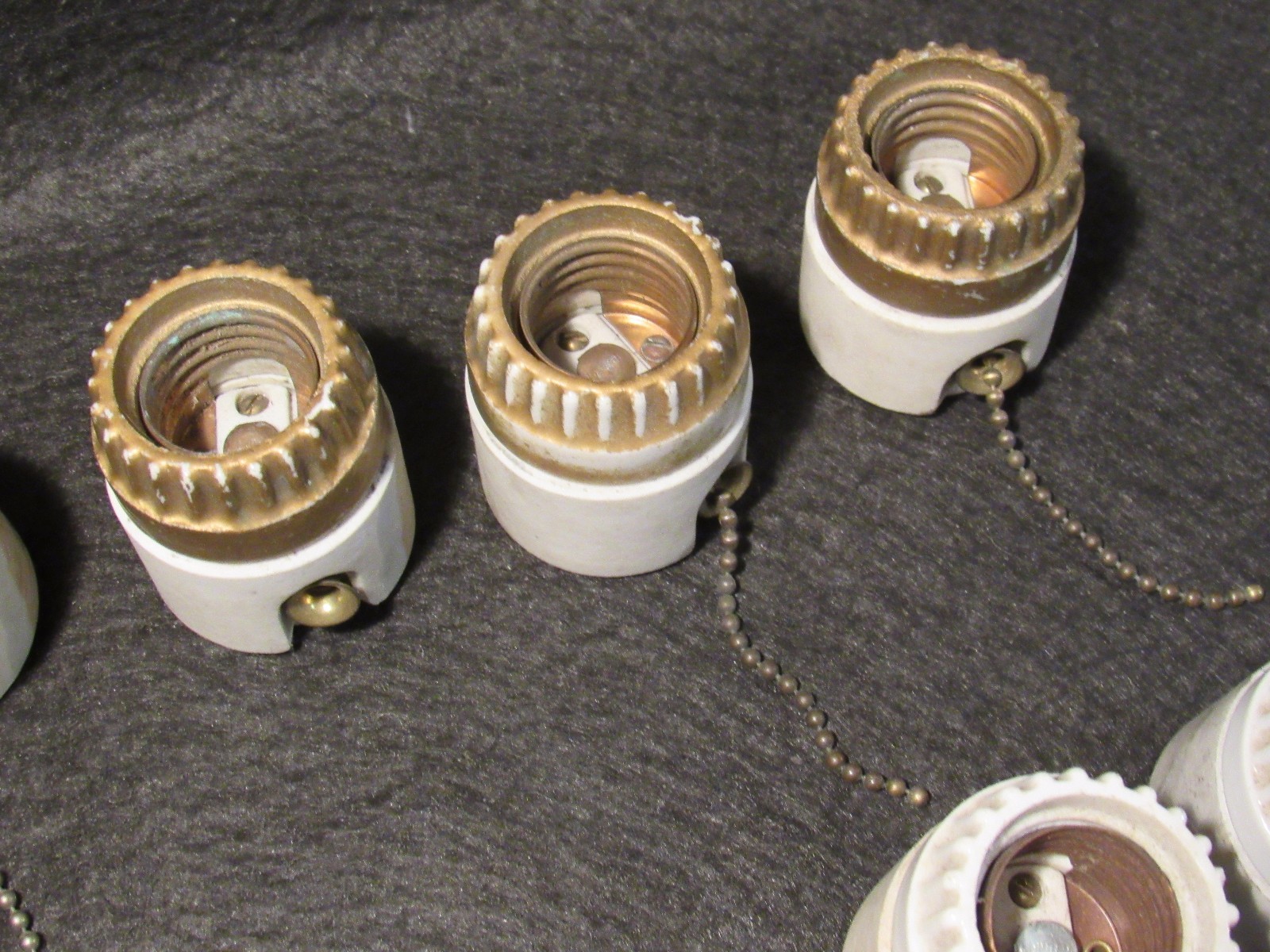 1 Antique Medium Base Two Piece Screw Top Switched Porcelain Light Socket Switch