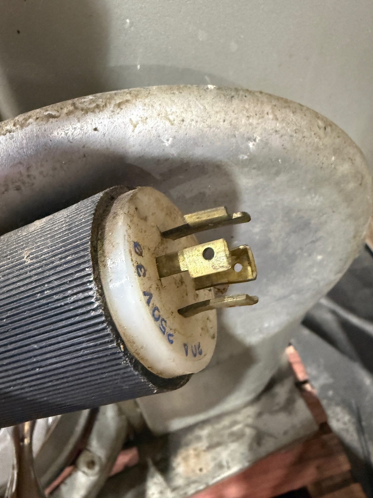 HOBART H600T COMMERCIAL 60 QT BAKERY DOUGH MIXER W/ BOWL, WHISK, HOOK and PADDLE