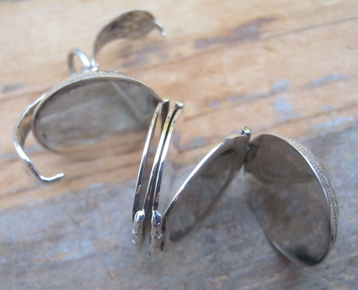 Pretty English HM Sterling Silver Engraved Folding Photo Ball Locket Pendant Fob