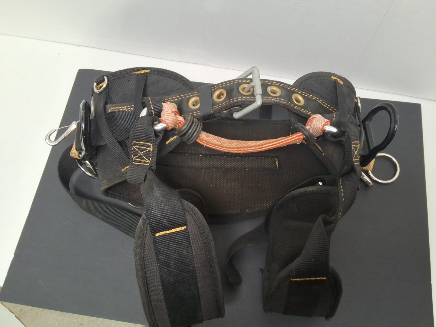 Weaver Cougar 1085 Saddle w/ Leg Straps, 2019 LARGE- USED