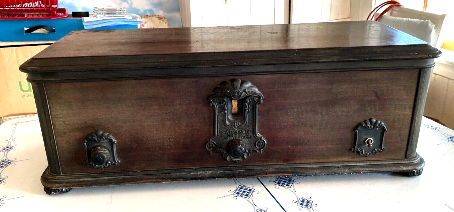 ANTIQUE 1928 RCA RADIOLA 60 Super Heterodyne Complete Tube Radio