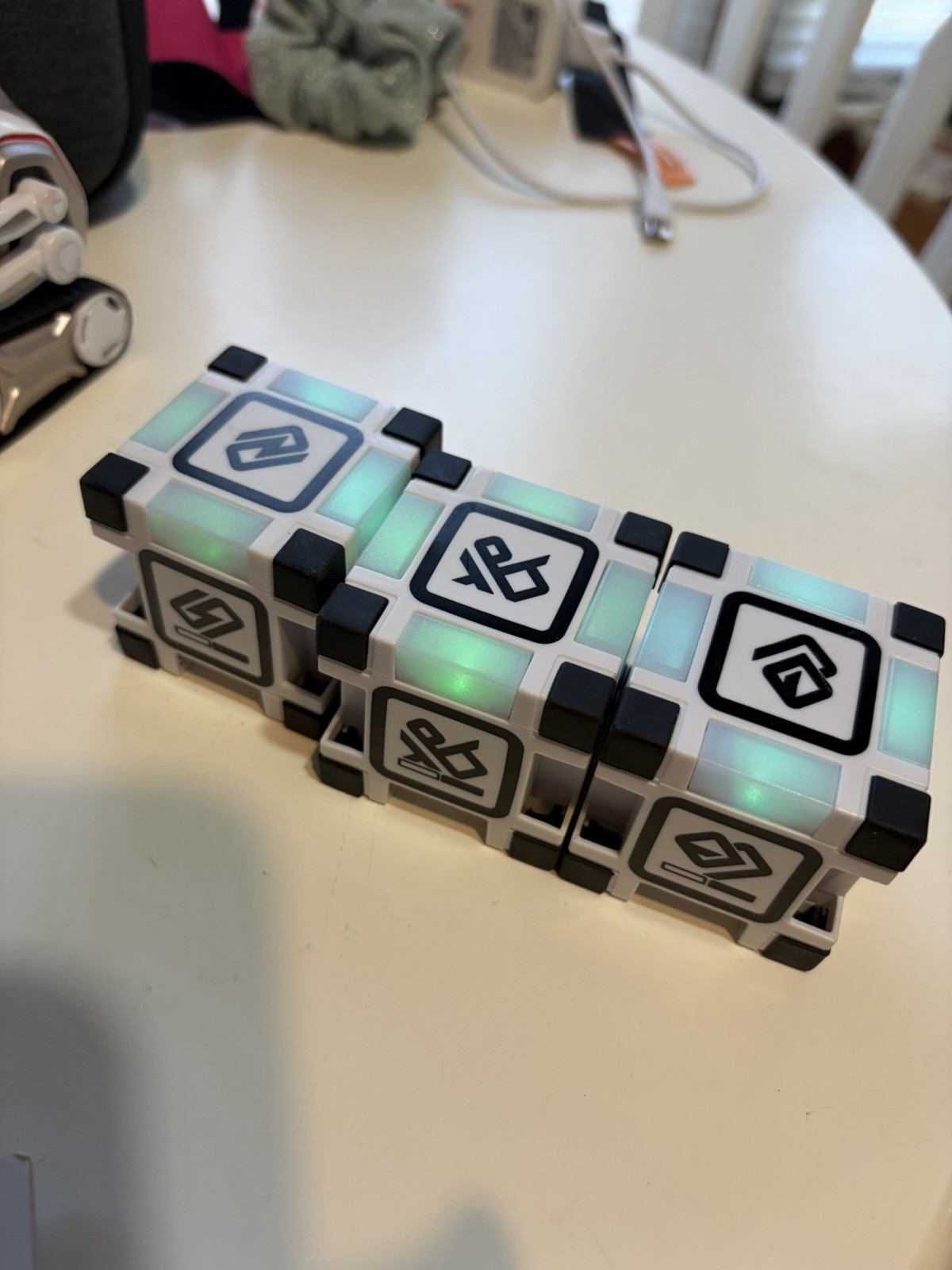 Cozmo Robot By Anki Gen 2 600mah Upgrade. With Case Full Set Read!!