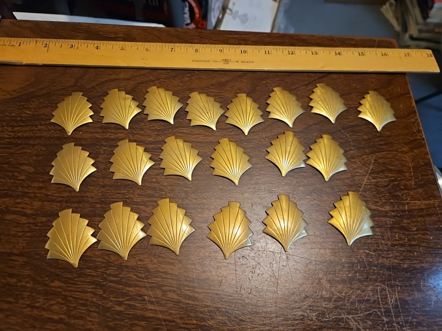 Lot Of 20 Leaves Shield France Vintage 60s Brass Stampings Findings Jewelry