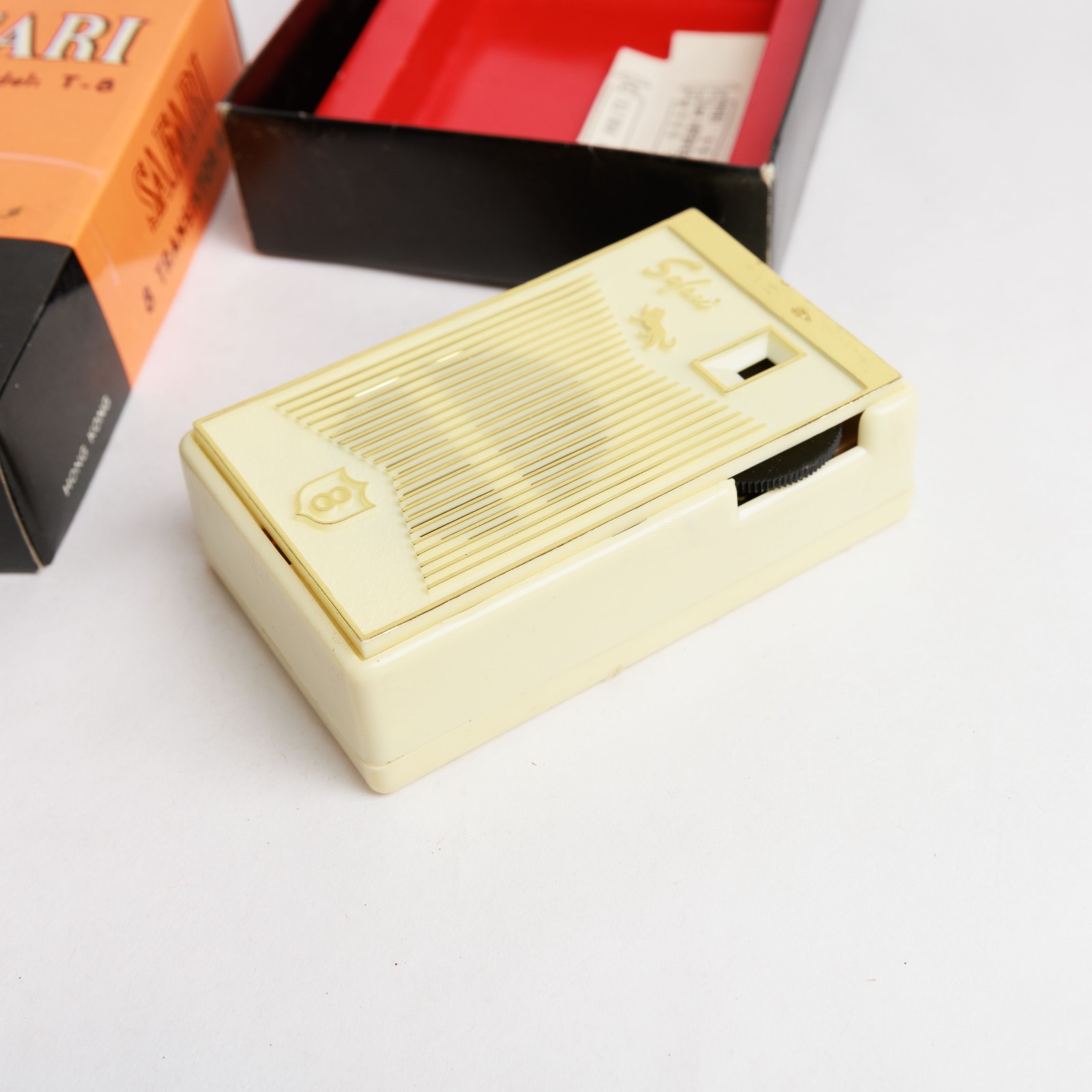 Vintage Safari 8 Transistor Radio Working