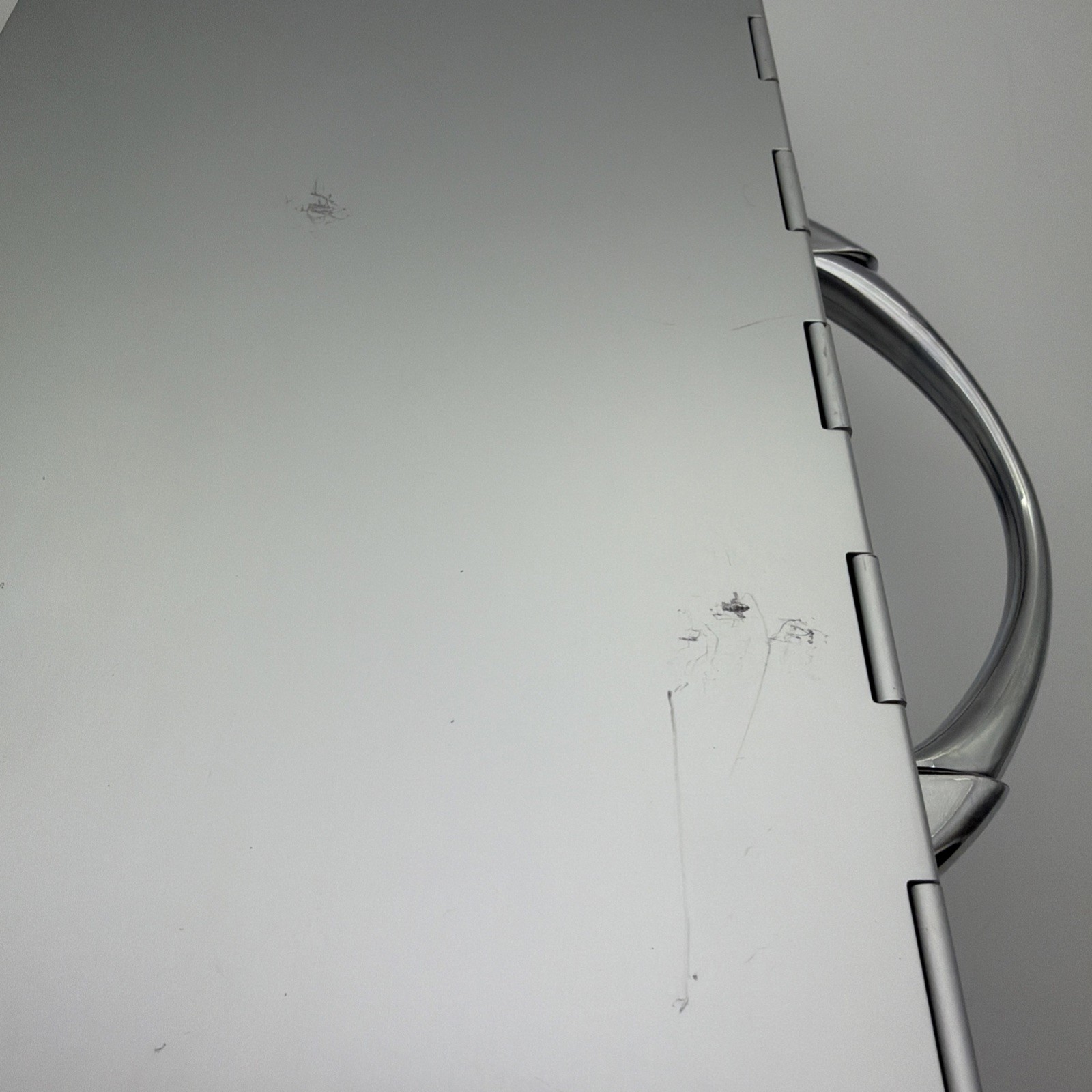 Metal CD/ DVD Aluminum Hard Shell Double Sided Case CD 64 Disc Holder UNIQUE