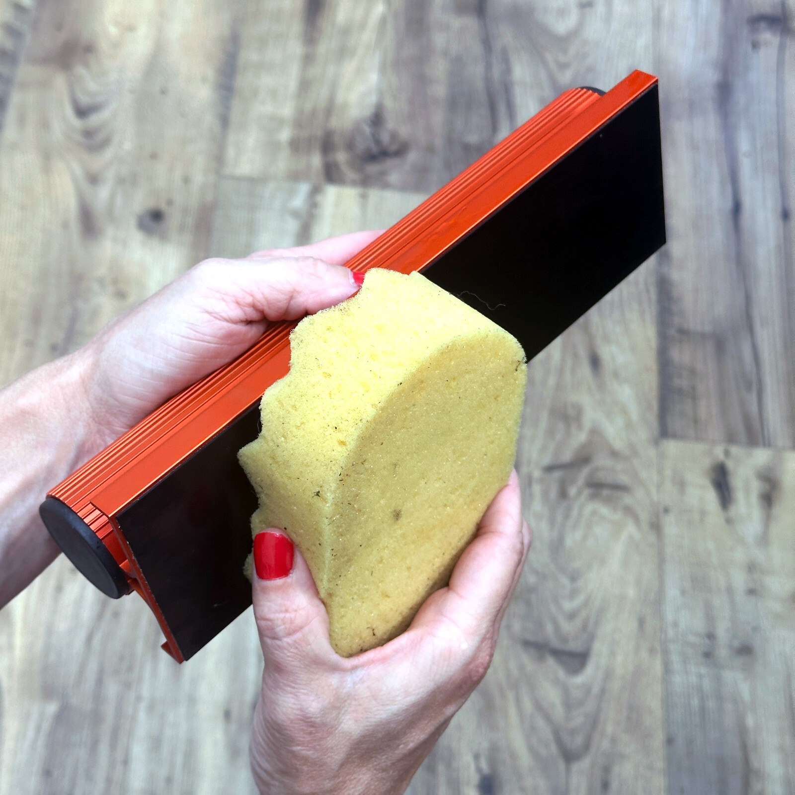 Plank Grabber - Install Floating Floor Faster. Tapping Block Floor Gap Fixer