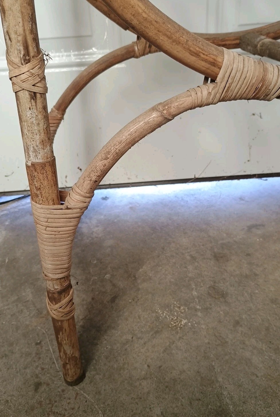 Vtg Mid Century Bamboo Shelf Unit Freestanding Circular Bookcase Etagere 35"x23"