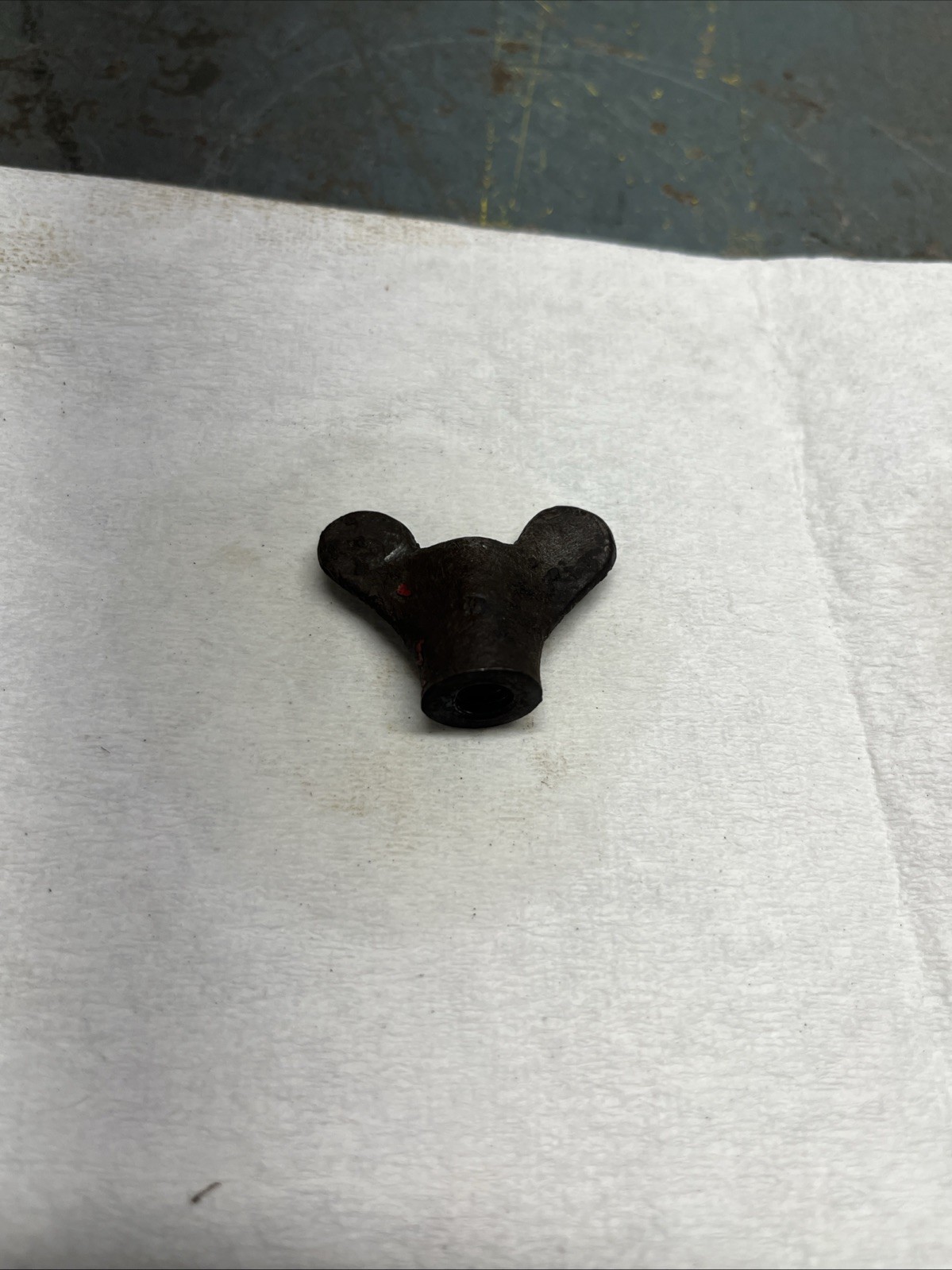 International La Lb 1-1/2 To 2-1/2 & 3 To 5 Original Valve Cover Wingnut Engine