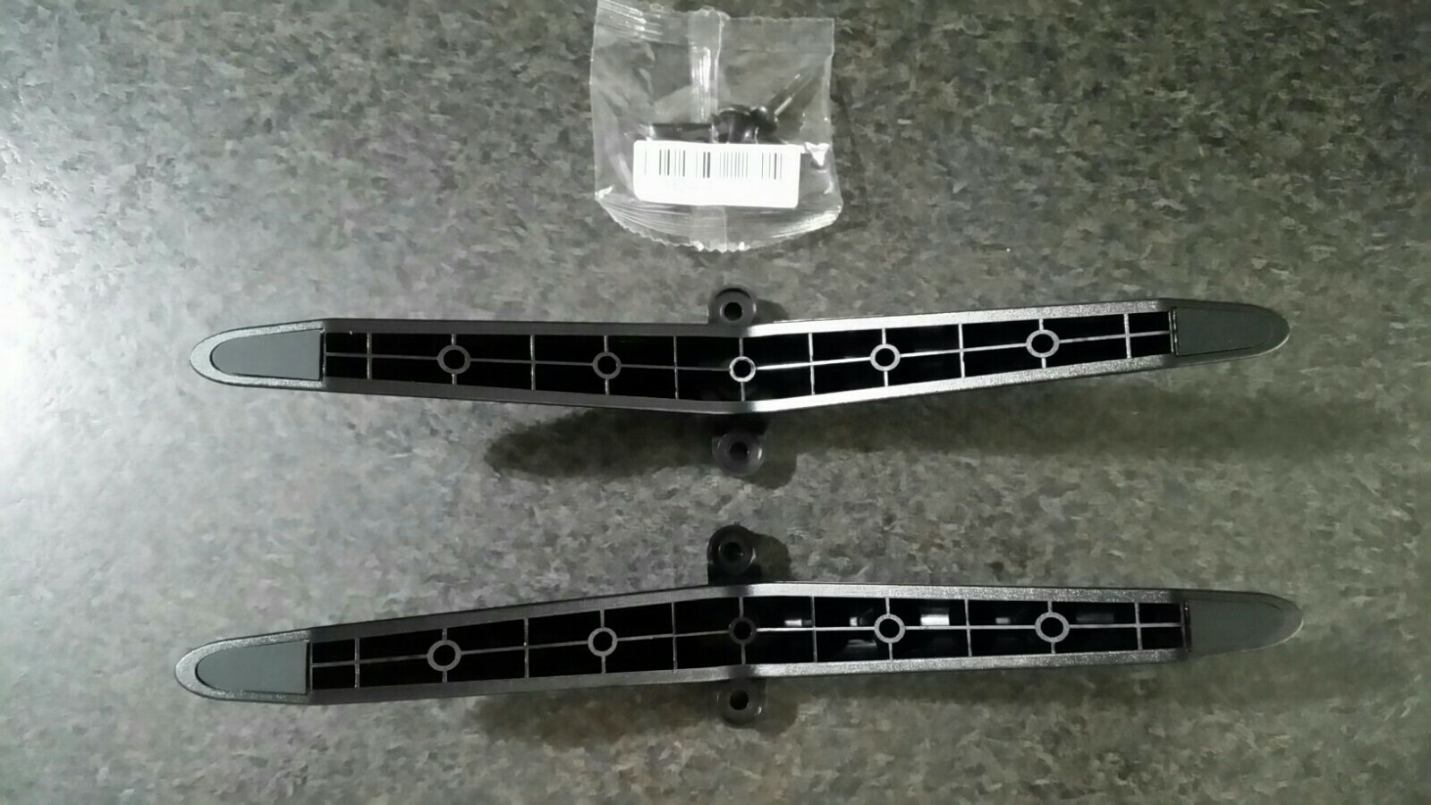 Insignia 40"/32" LED TV Stand Legs Feet NEW & Screws NS-40D510NA21 NS-32D310NA21