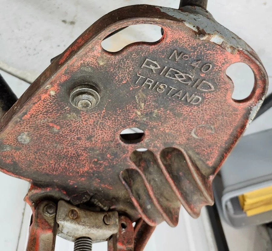 Ridgid No. 40A Tristand Portable Yoke Pipe Vise 1/85" To 2-1/2"