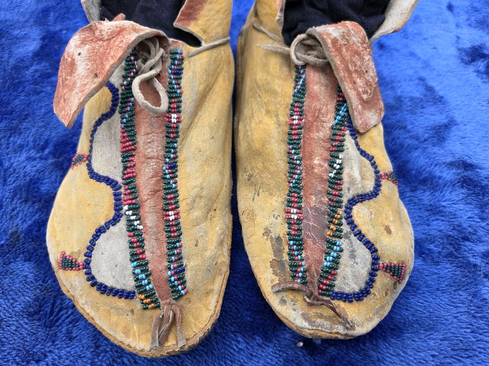 1880 KIOWA APACHE MOCCASINS