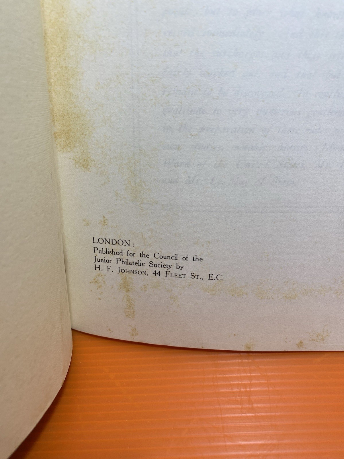 The Adhesive Postage Stamps Of Siam By R.W.Harold Row 75 Pages Hand Book Free SH