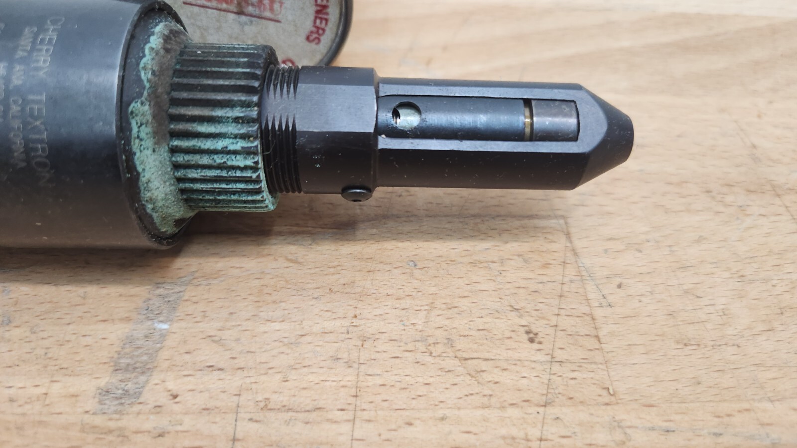 CHERRY AEROSPACE MODEL H640B-6U Pulling Head PNEUMATIC RIVETER Tool USED