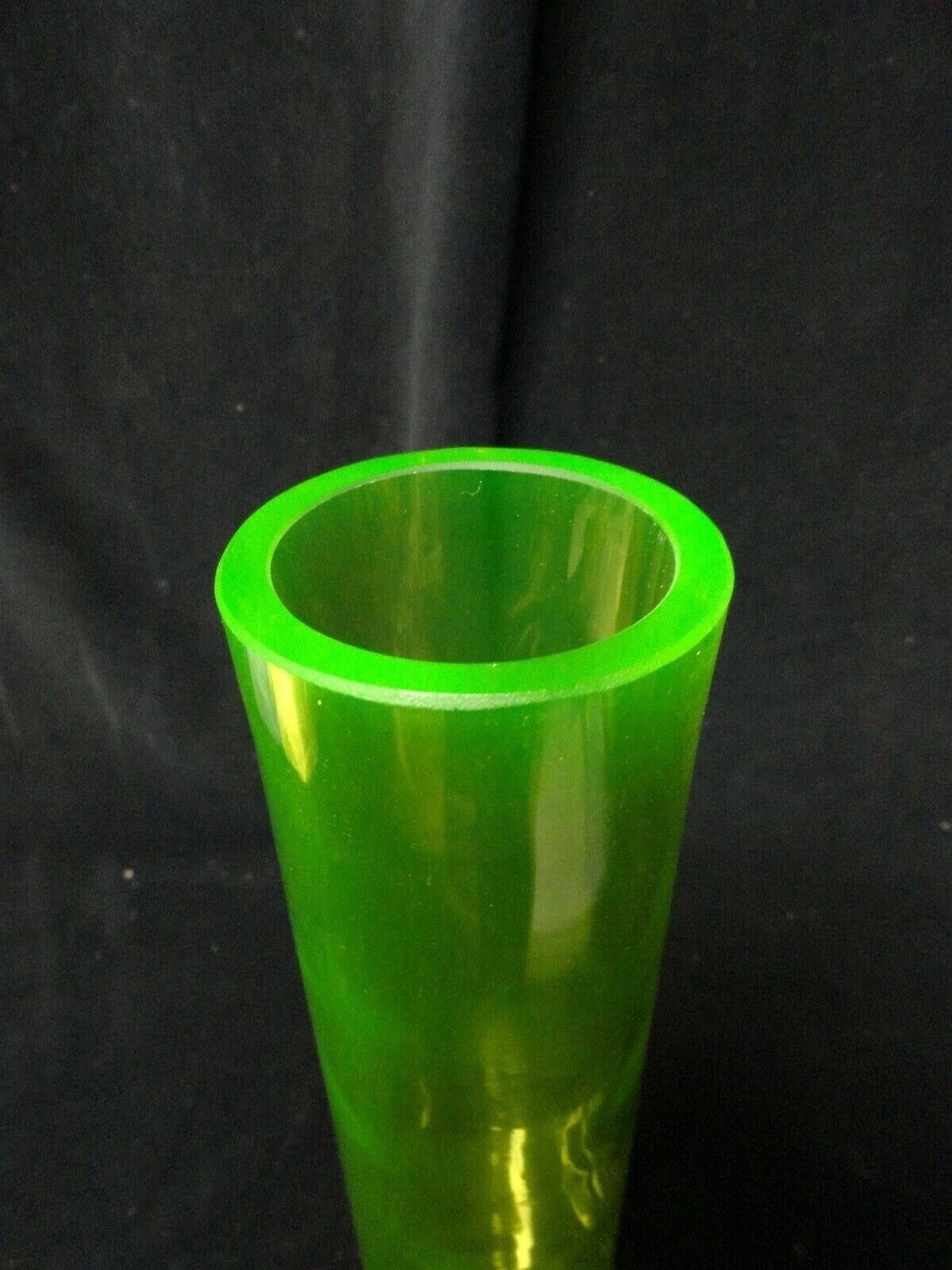 Black Light GLASS - Uranium Vaseline - Hookah Tobacco WATER - 15"x6" KRYPTONYTE