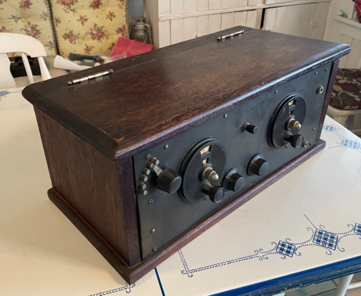Vintage 1920s Unbranded Radio