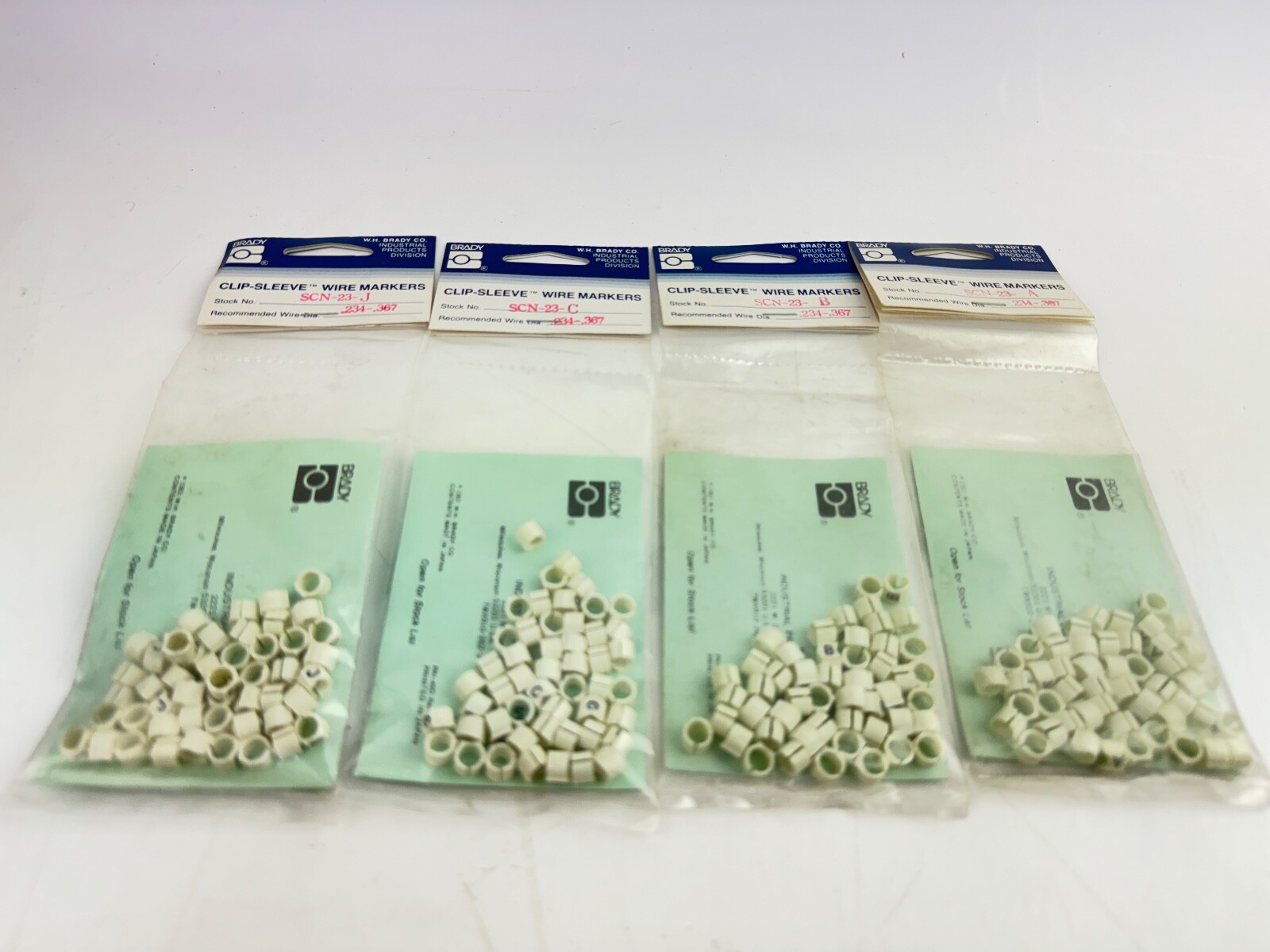 BRADY SCN-23 ASSORTED CLIP-SLEEVE WIRE MARKERS *LOT OF 4 BAGS*