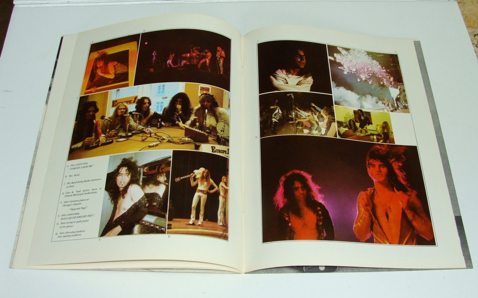 ORIG 1971 ALICE COOPER - PHOTO TOUR BOOK - SOUVENIR BOOK PUBLISHERS
