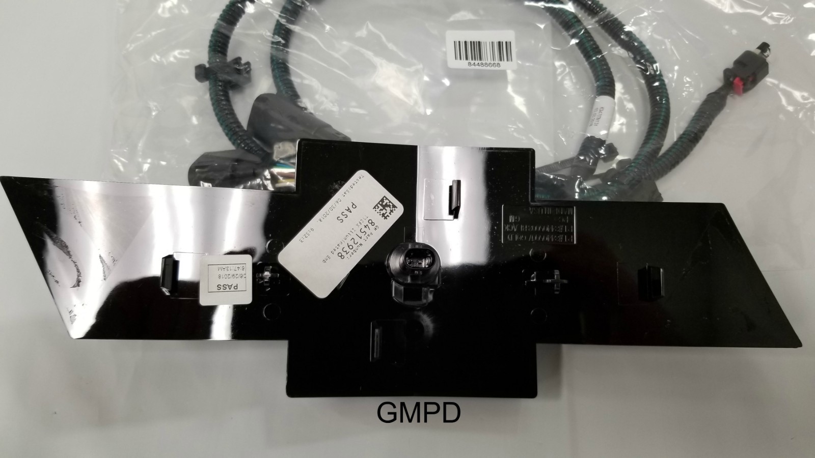 2019-2022 New Gen.Silverado 1500 illuminated Grille Black Bowtie 85144185 OEM GM