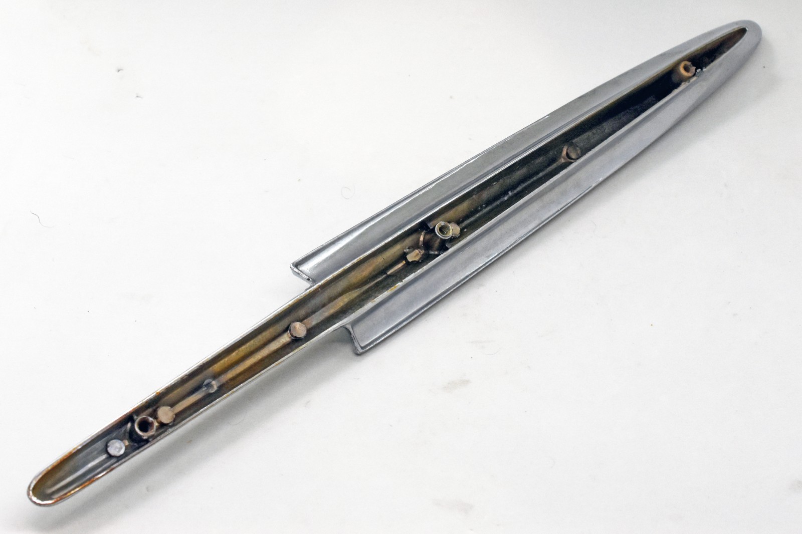 Original 1957 Pontiac Chieftain Hood Ornament / Spear 523120 - Vintage