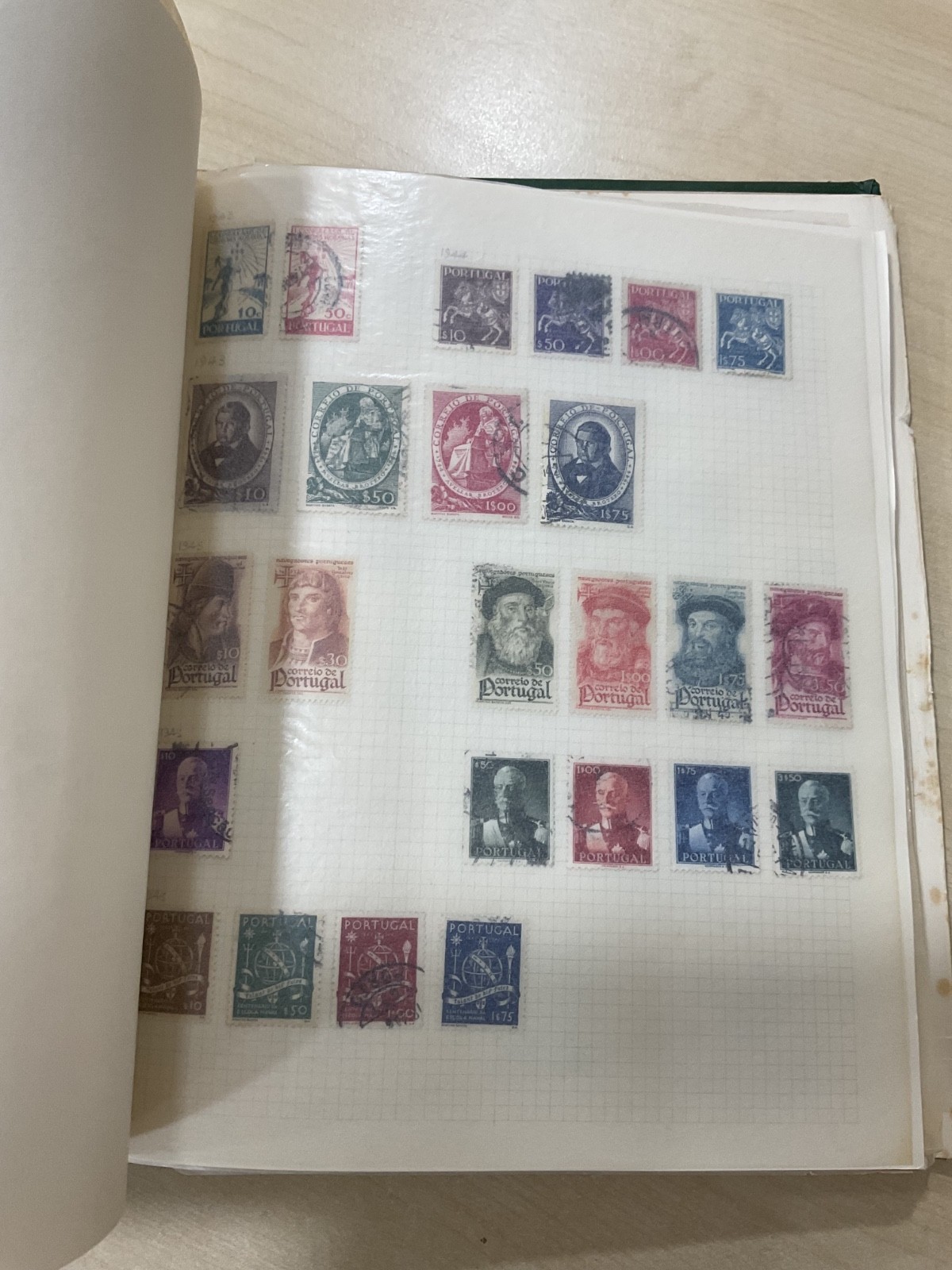Portugal + colonies stamps. 1870 - 1979. Mint/used. Album G/101