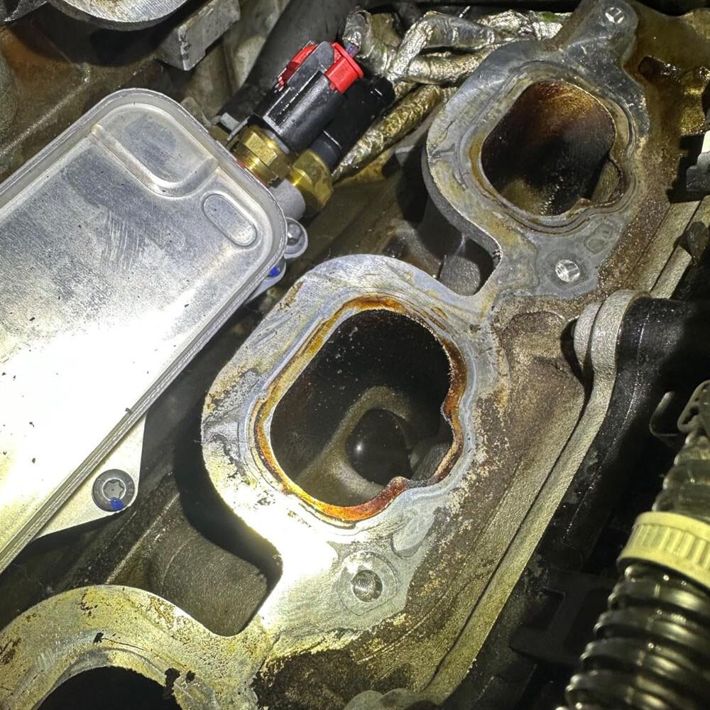 Aluminum Engine Oil Cooler Filter Housing For 2011-2016 Dodge Chrysler Jeep 3.6L