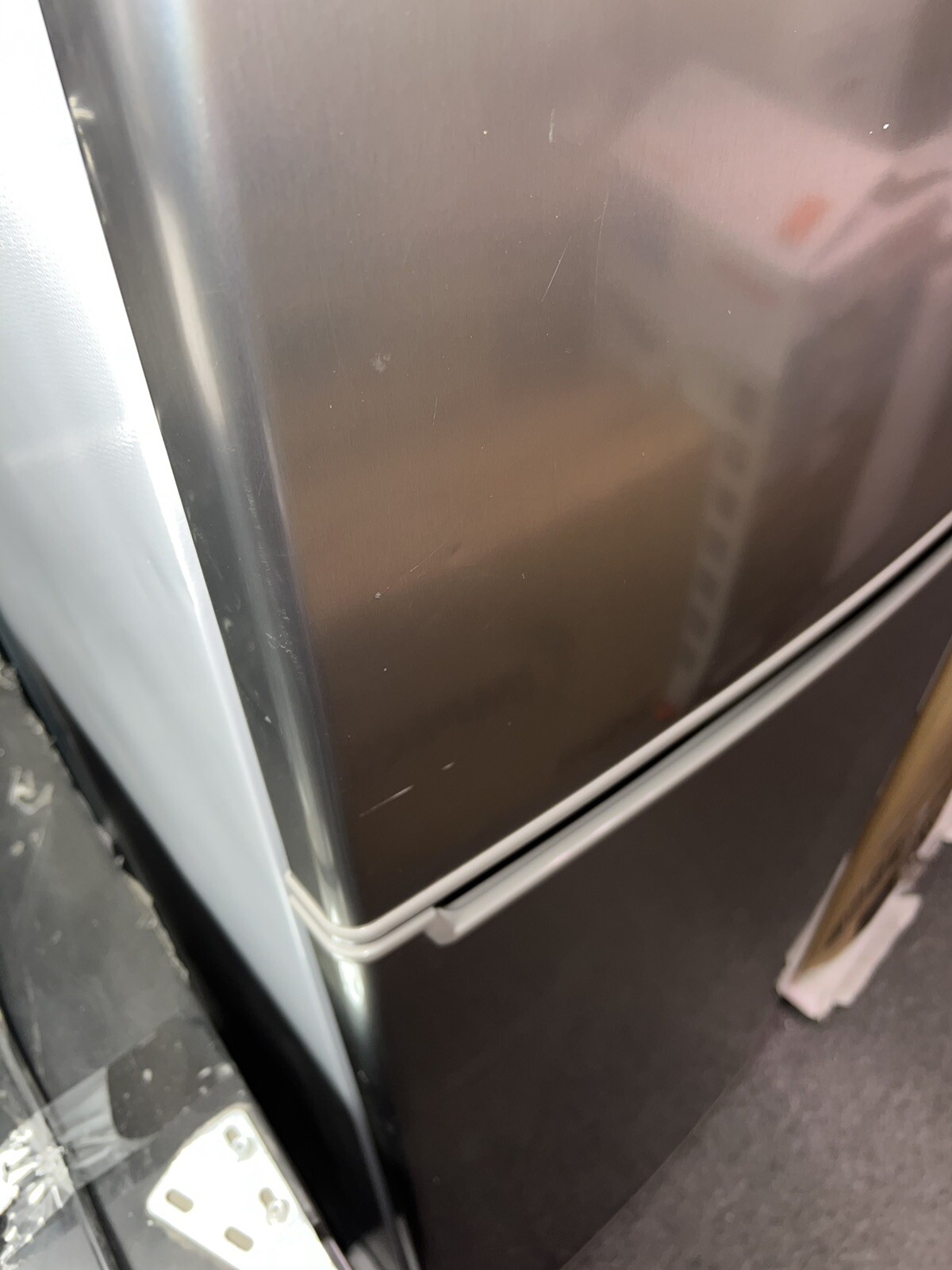 IMPECCA 7.4 Cu. Refrigerator, Top Mount Freezer 21.6"W, small Apartment, Office