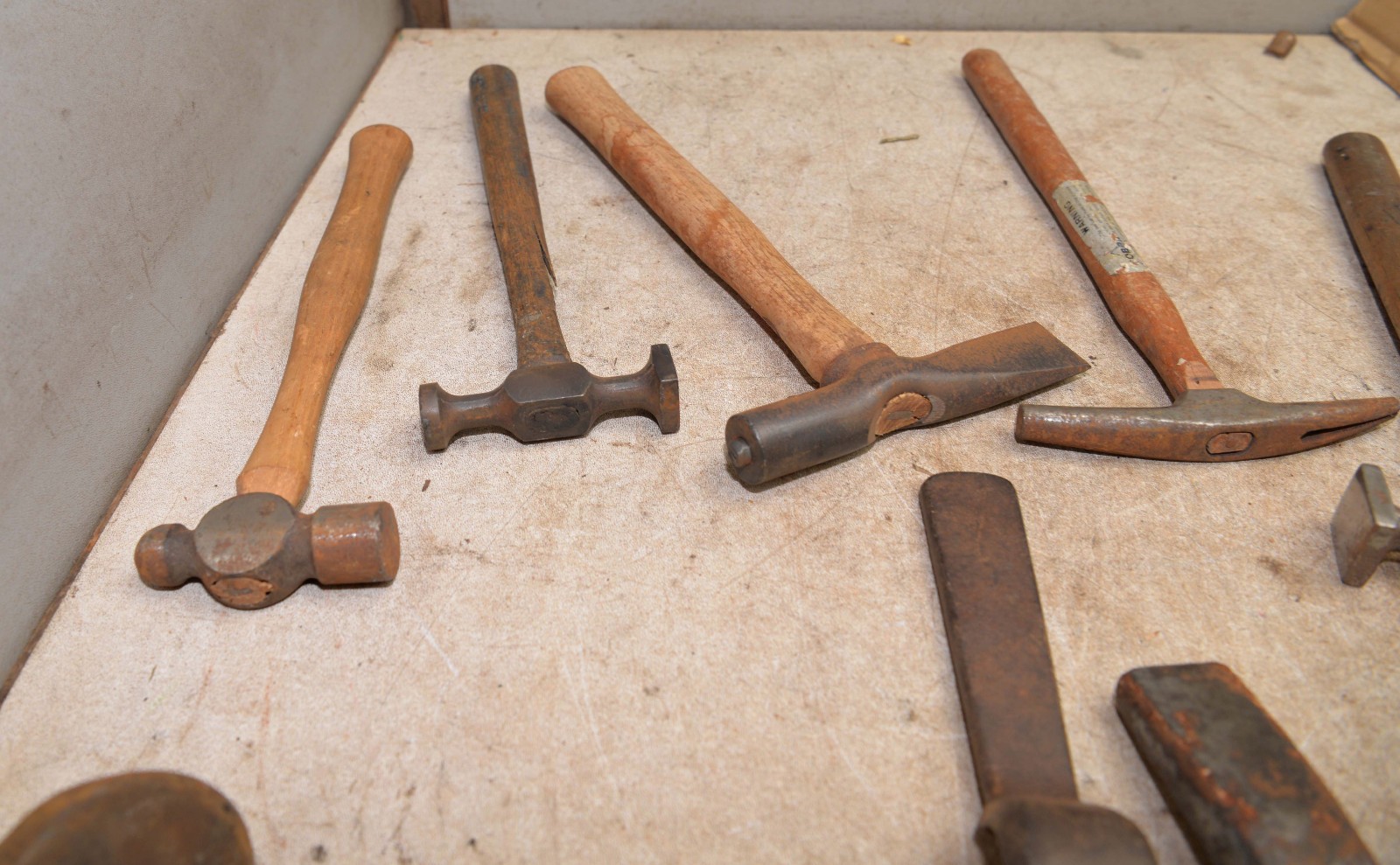 12 vintage autobody dolly spoon hammers & more lead working collectible tool D0