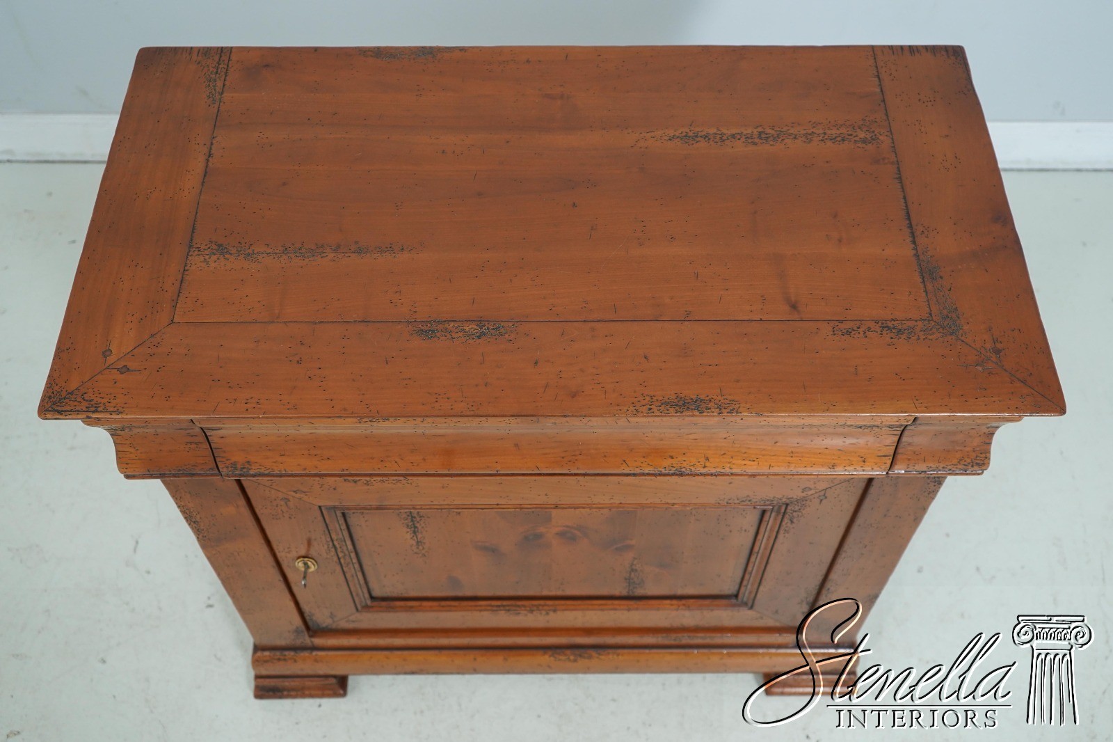 L61269: Italian Continental Style Distressed Finish Cabinet