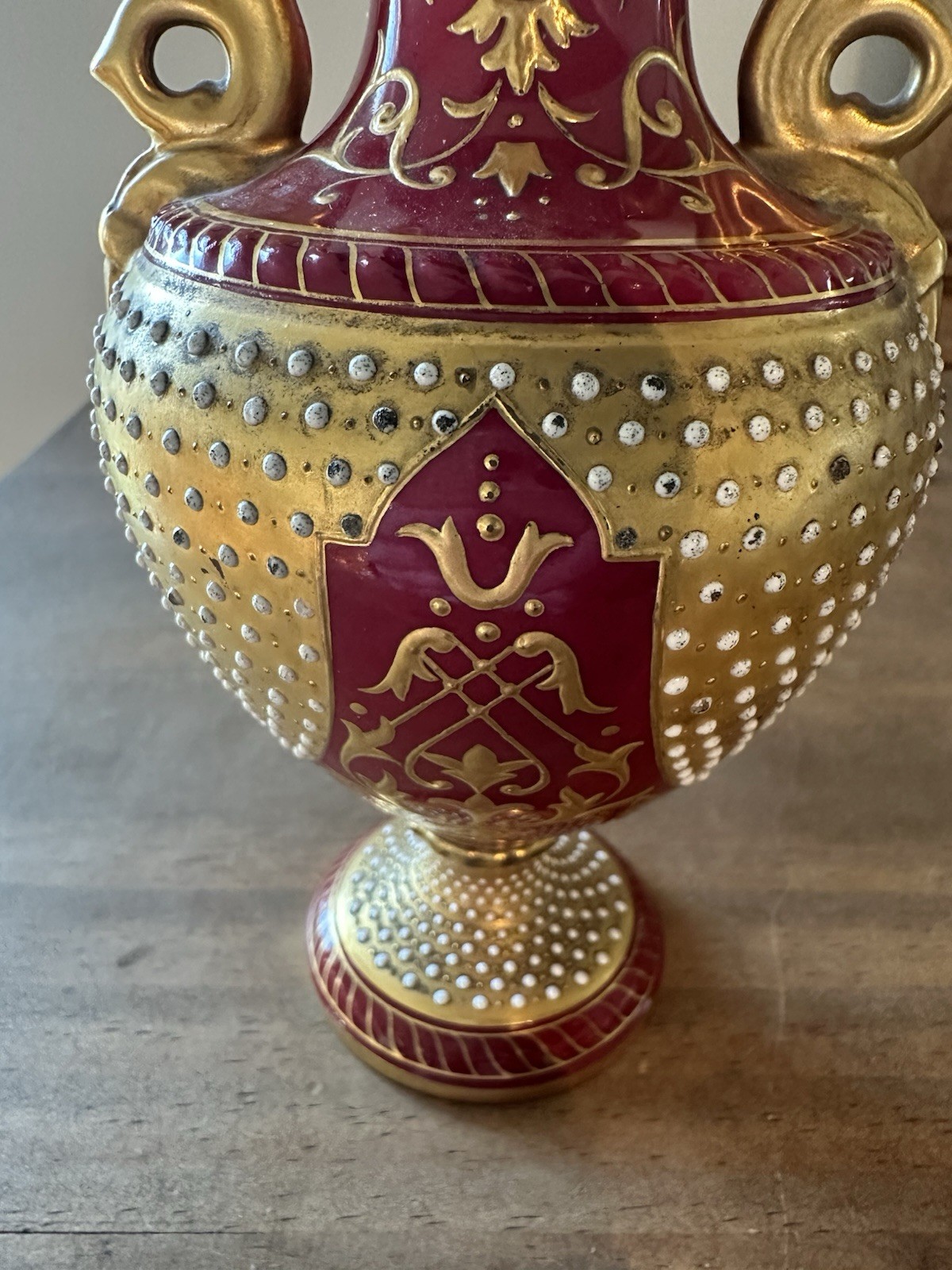 Antique 1890s Coalport Red Porcelain Vase Urn W/Hand Painted Gold Scrolls 6”T