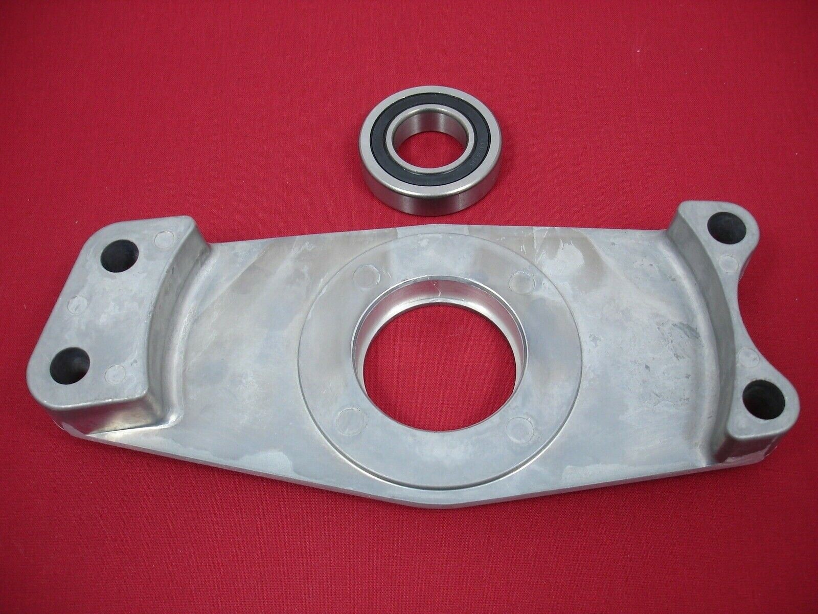 BRACKET BEARING MAIN SHAFT SUPPORT HARLEY 4 SPEED TRANSMISSION OPEN BELT DRIVE