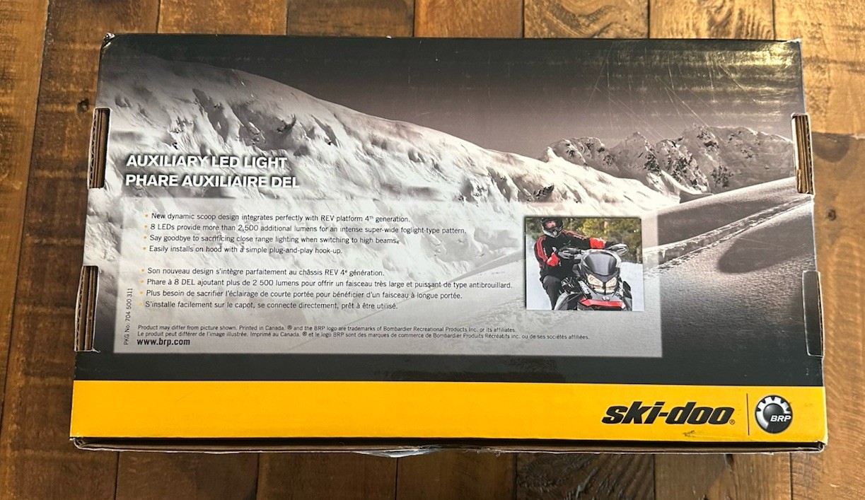 NEW Ski-Doo Auxiliary LED Light REV Gen4 860201818 READ READ