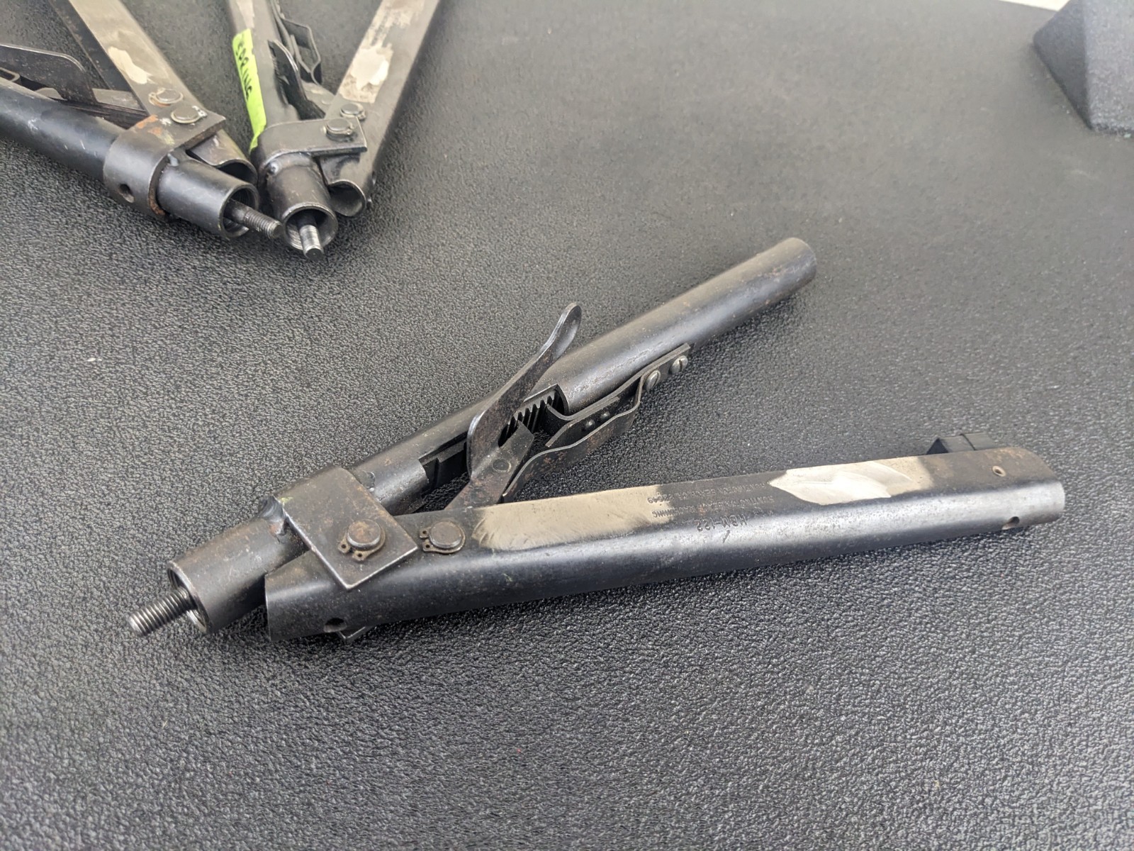 #bl614 Huntington Beach 4pc HBM 122 Rivet Gun Hand Riveter Pulling Aircraft Tool