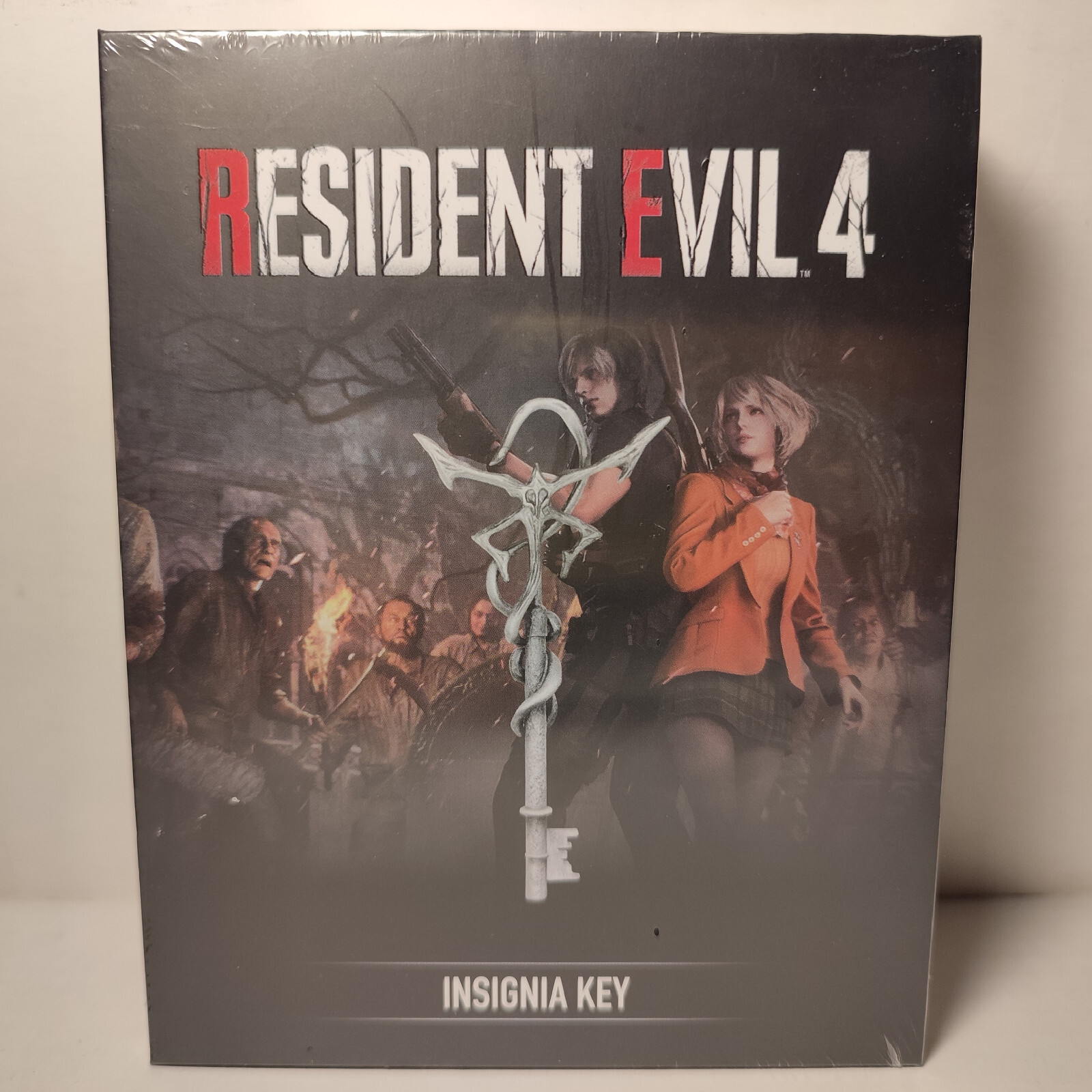 Resident Evil 4 Insignia Key Los Iluminados Official Replica Metal Figurine