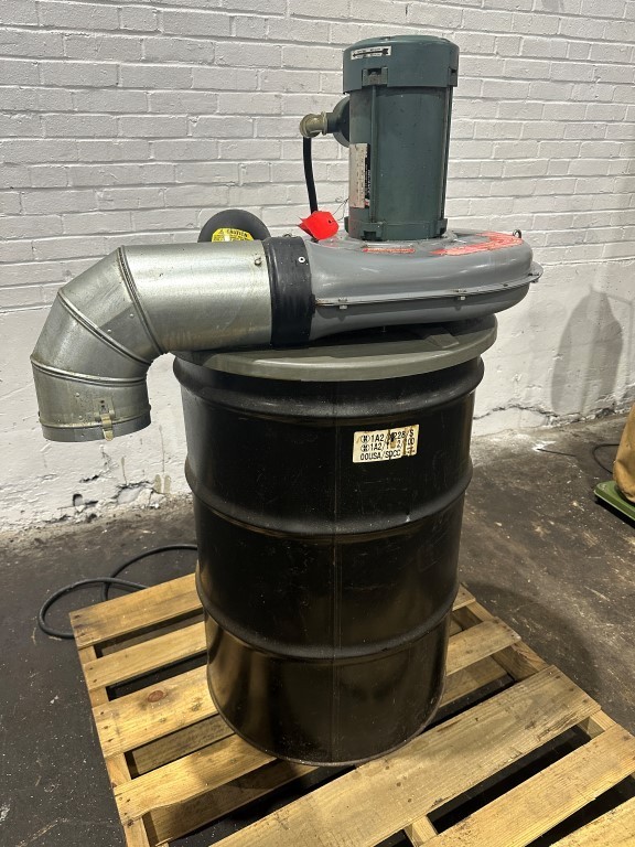 CINCINNATI FAN 200S 2HP DUST COLLECTOR - Barrel Mounted