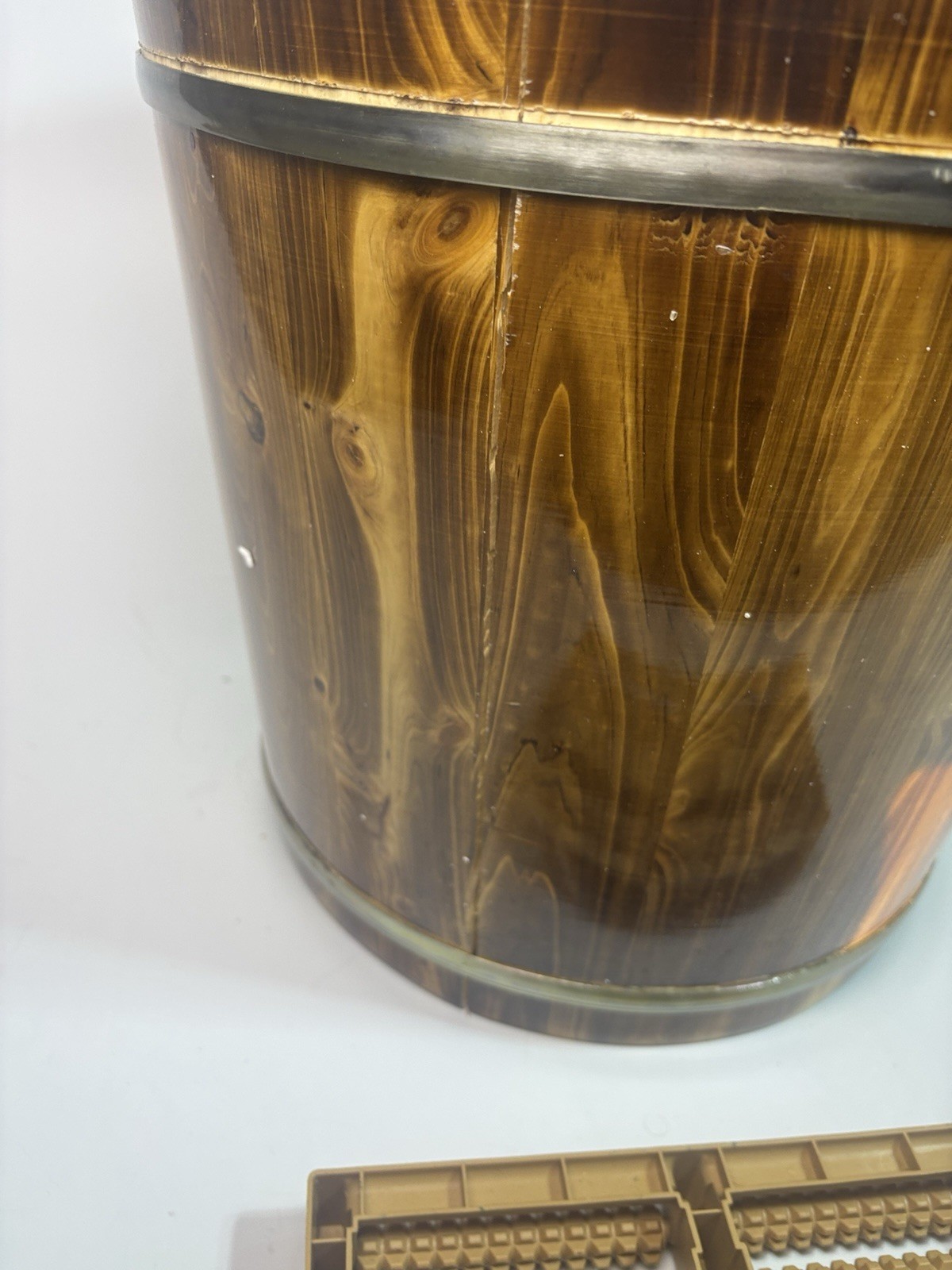 Wooden Foot Bath Bucket with Massage Beads for Relaxation and Insulation